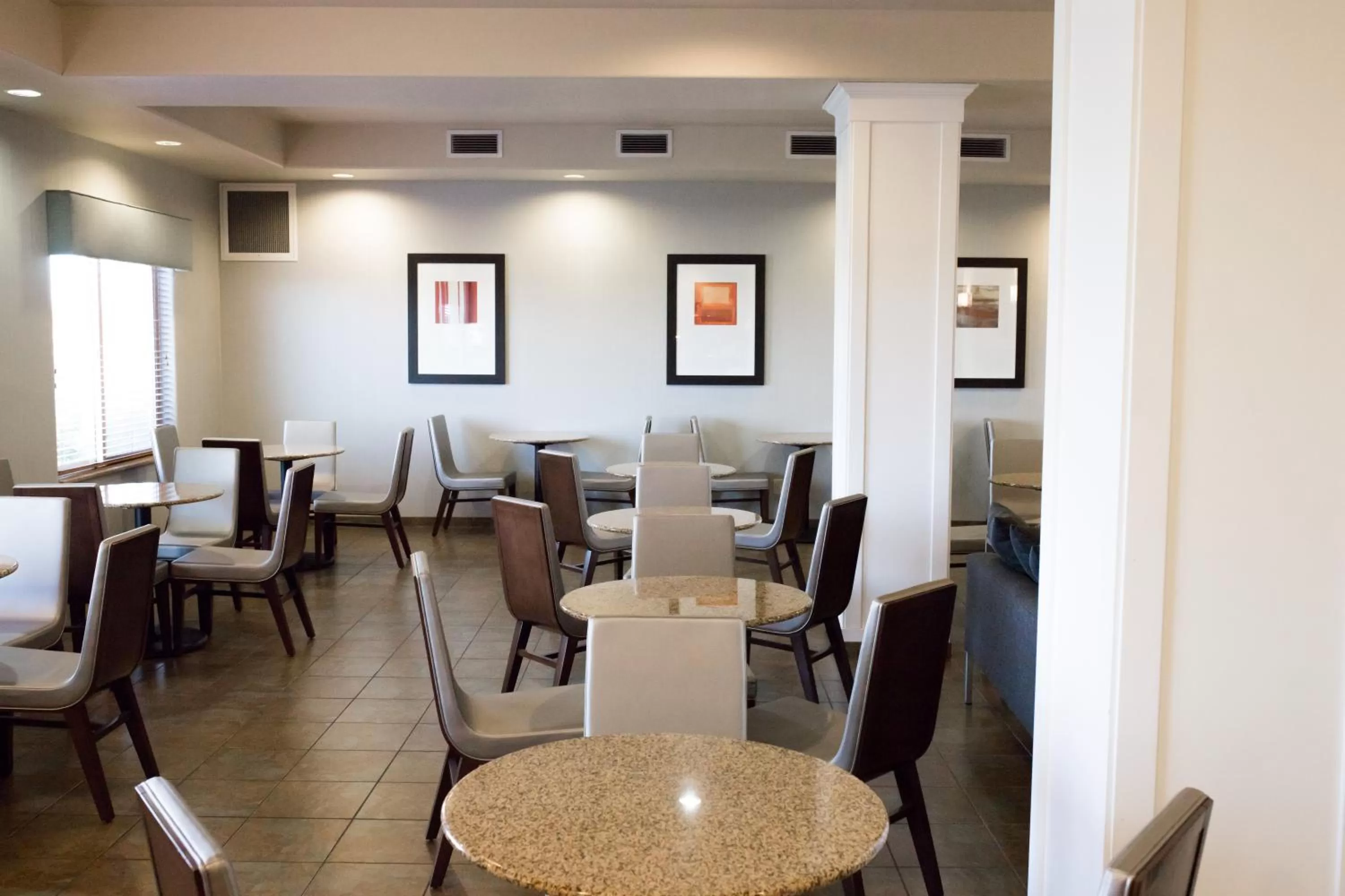 Property building in Wingate by Wyndham Moses Lake