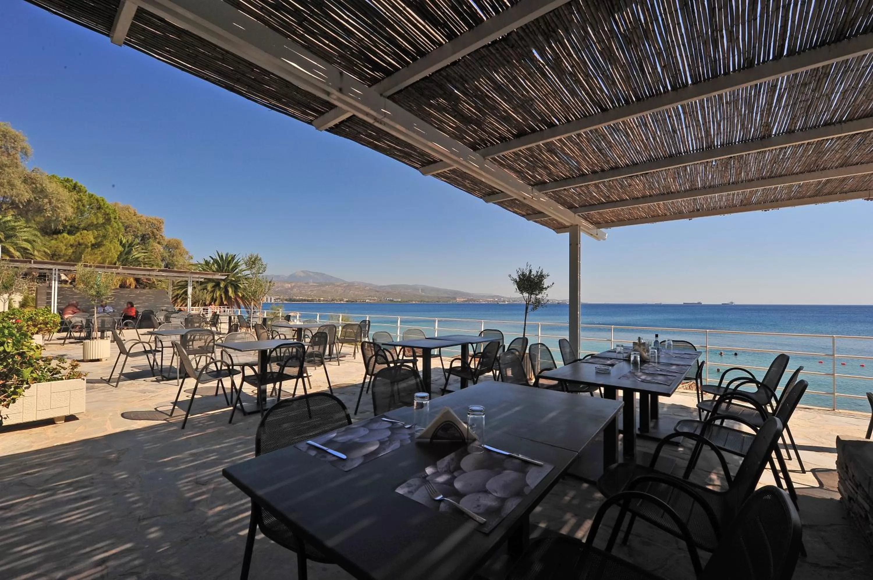 Restaurant/places to eat in King Saron Hotel Resort