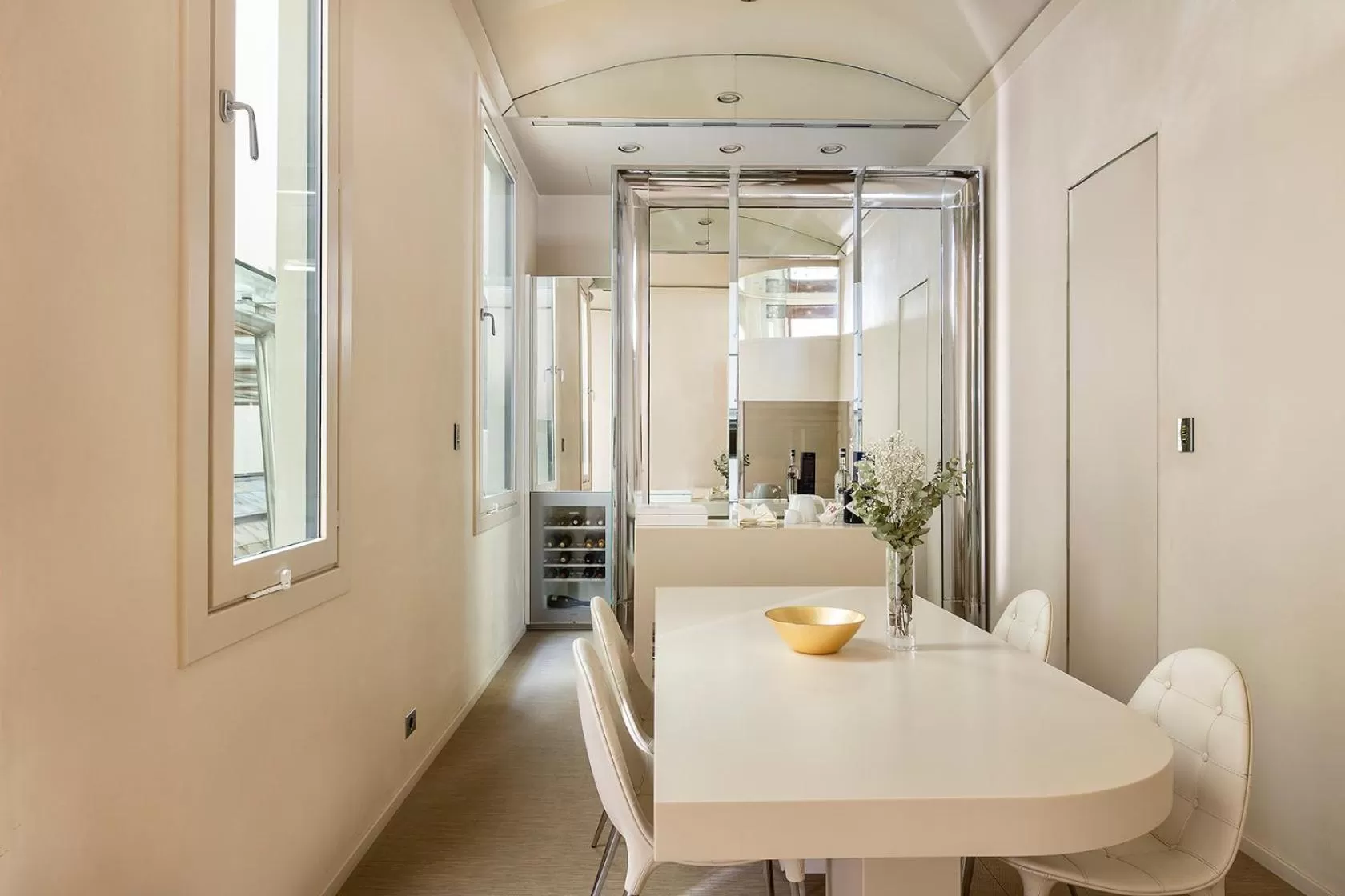 Dining area in El Palauet Modernist Suites Barcelona