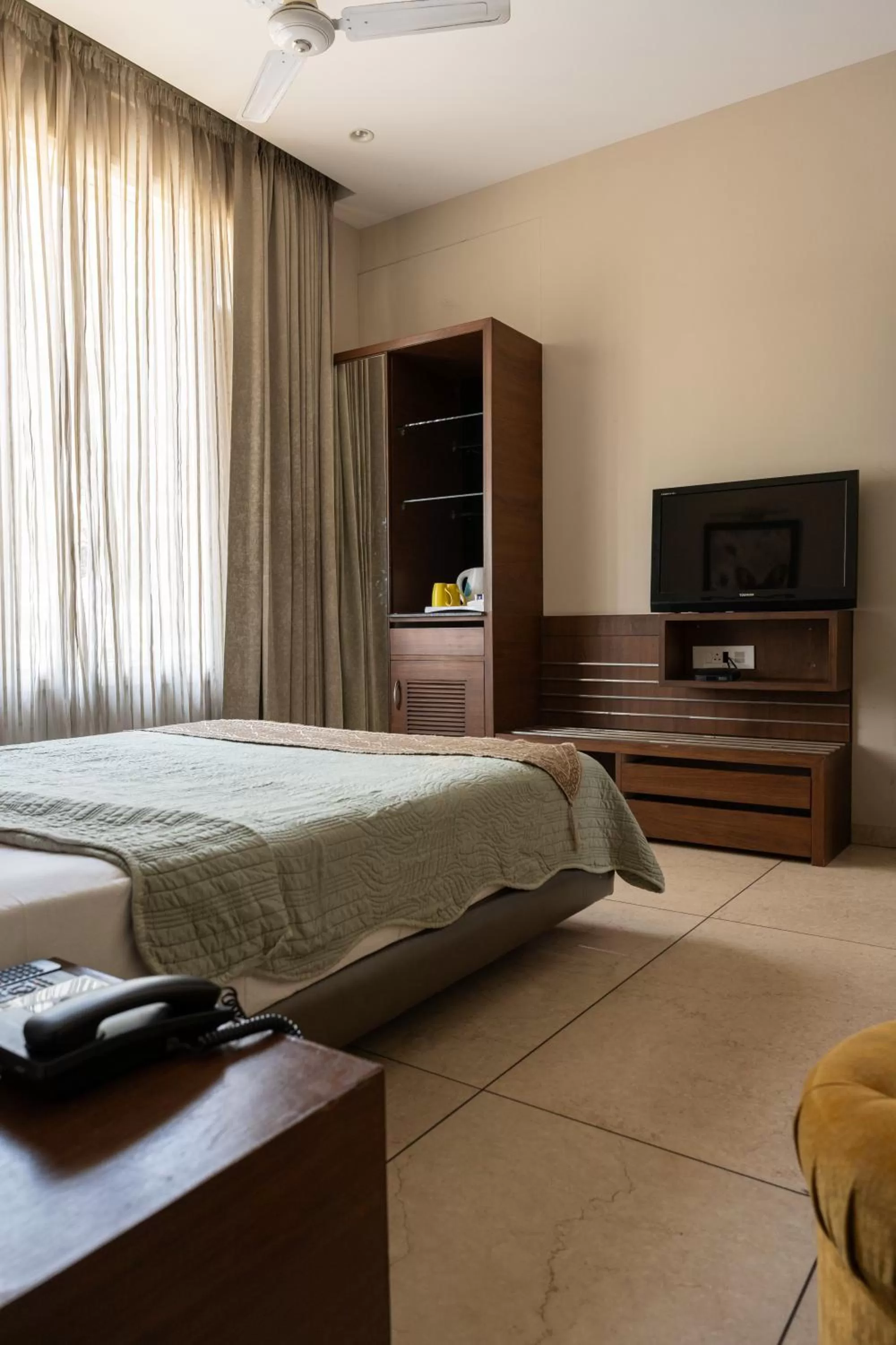 Bed in Hotel Kasauli Regency Stags Not Allowed