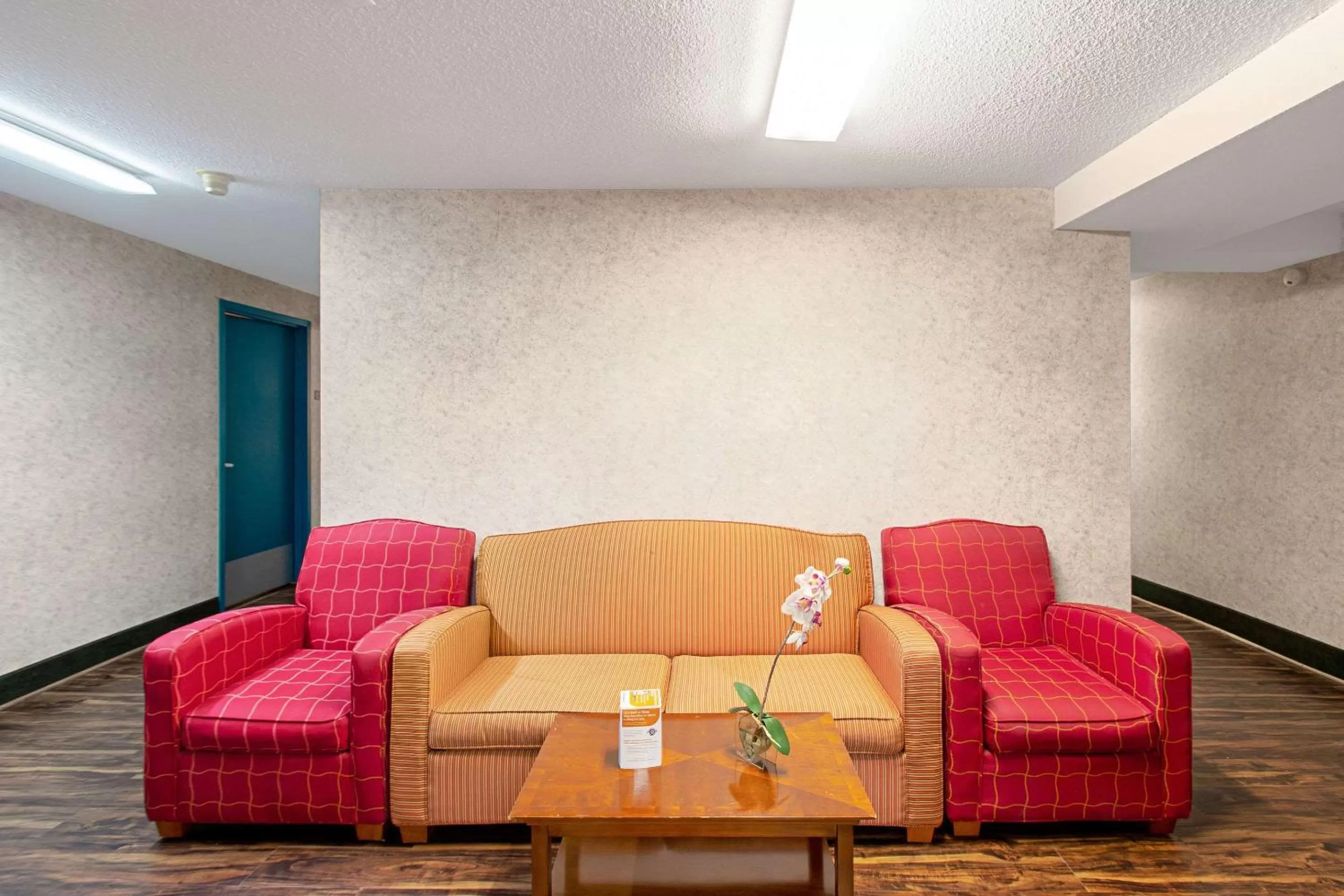 Other, Seating Area in Econo Lodge Utica