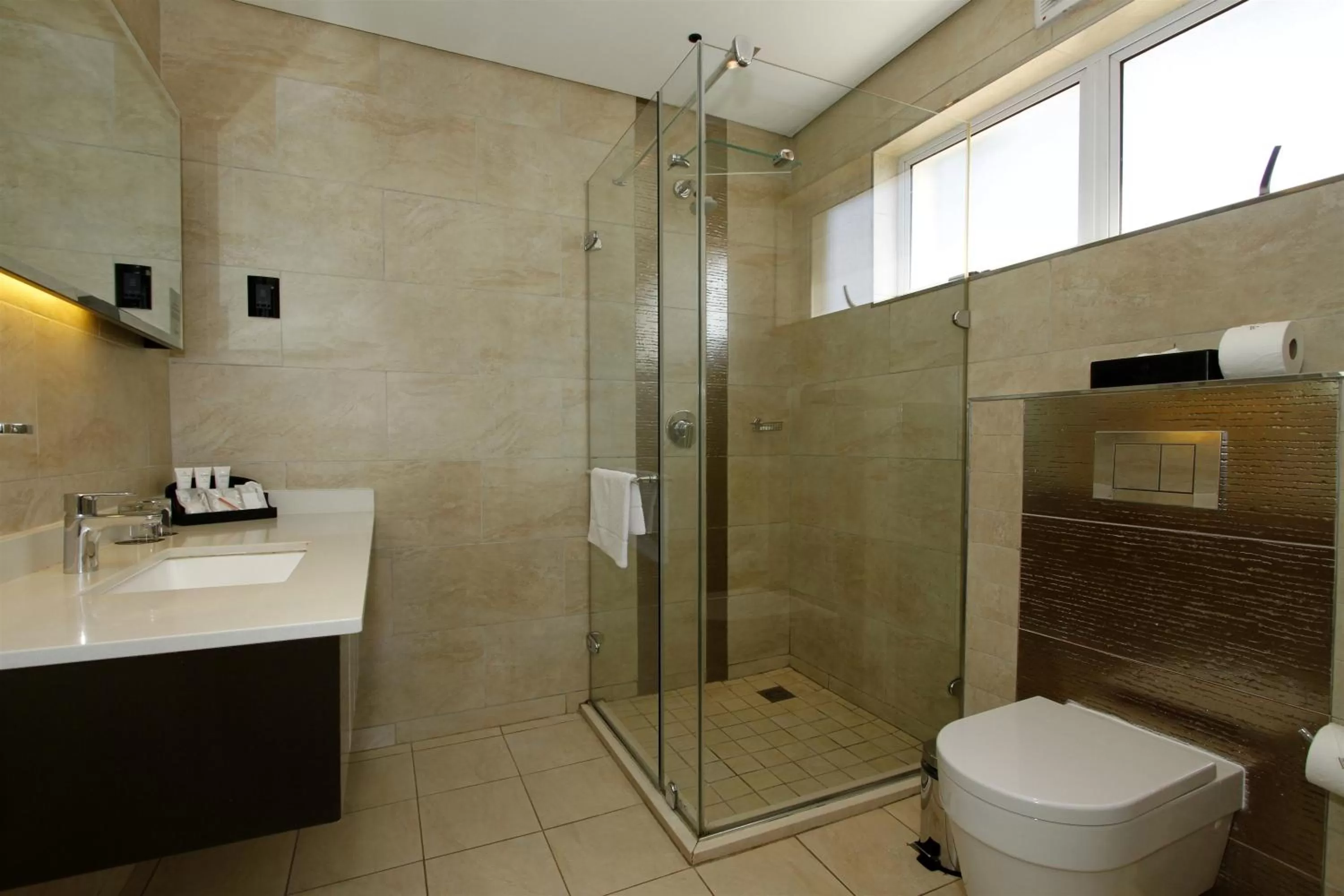 Bathroom in Coastlands Musgrave Hotel