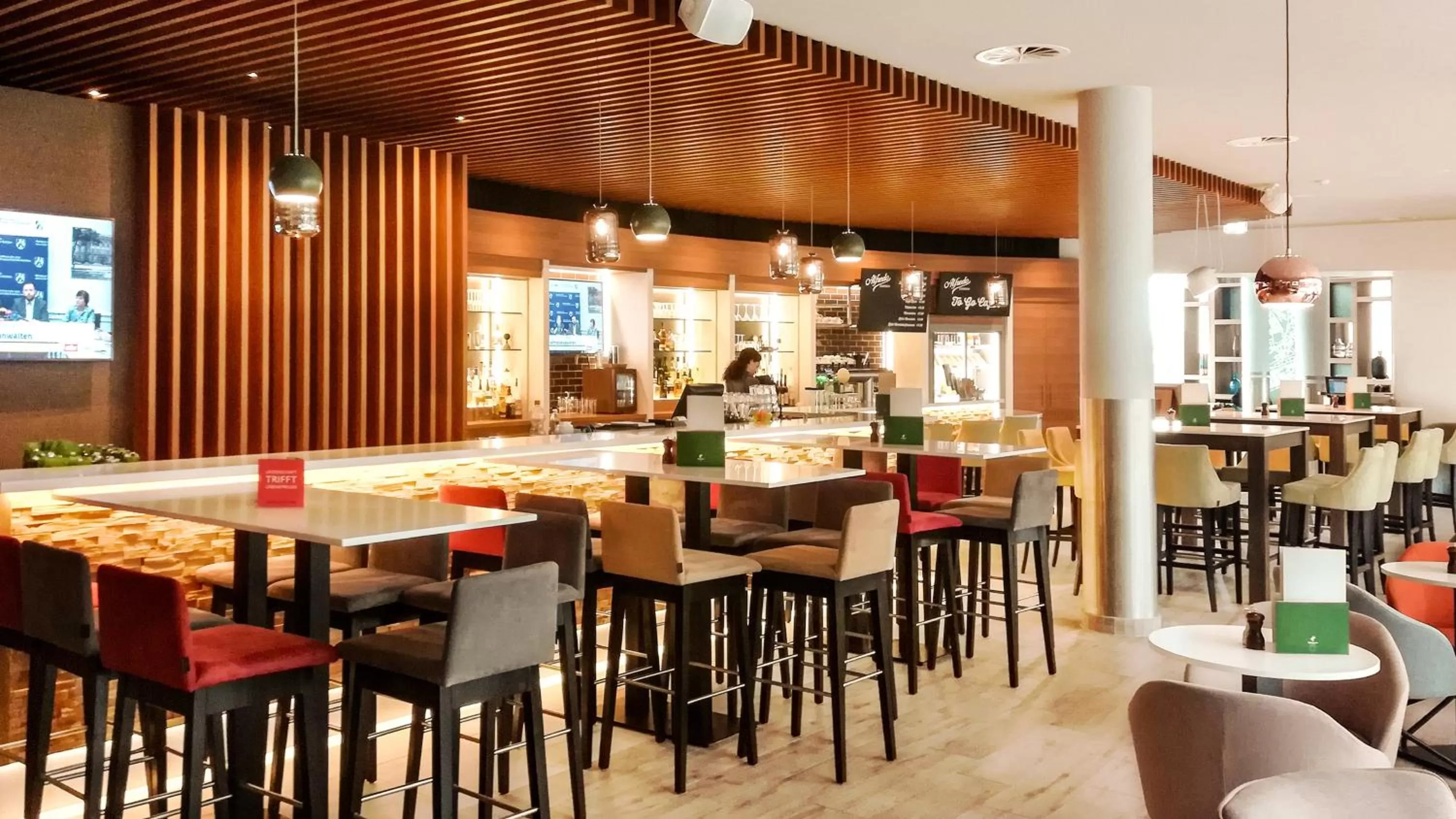 Lounge or bar in Holiday Inn Berlin Airport - Conference Centre by IHG