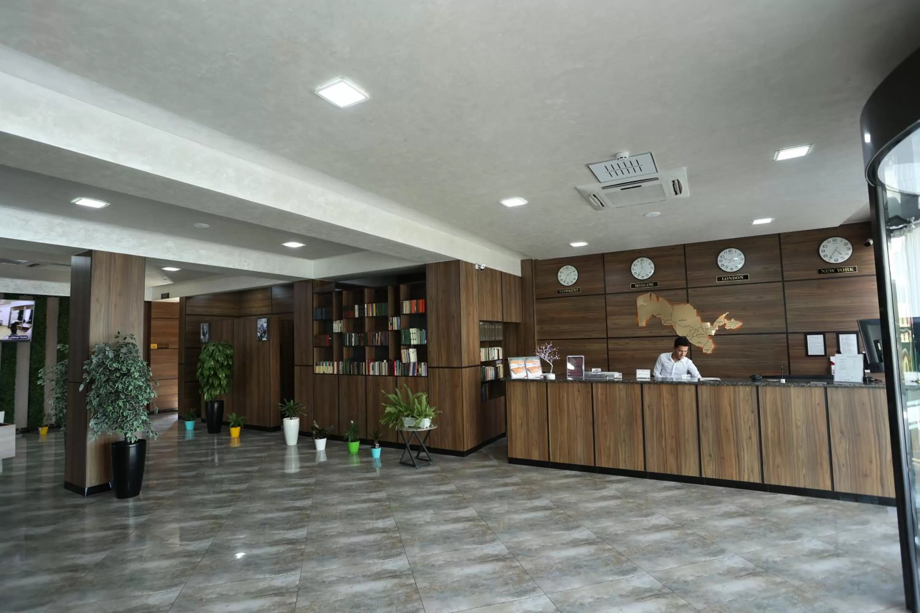 Lobby or reception in CHlNOR HOTEL