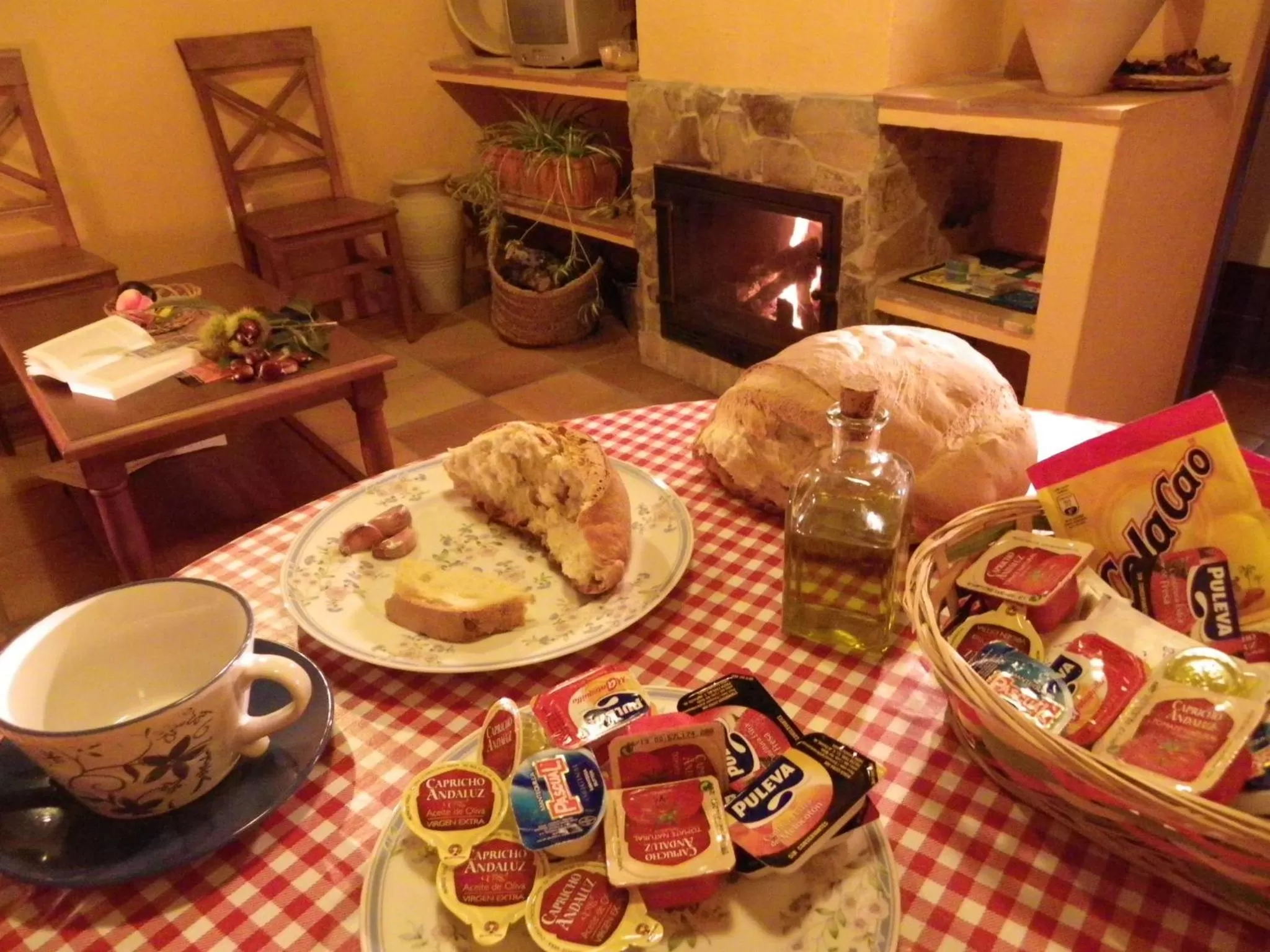 Food and drinks in Hotel Apartamento Rural Finca La Media Legua