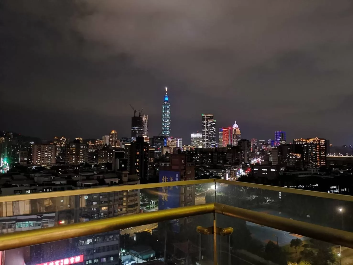 Night in Capital Hotel SongShan