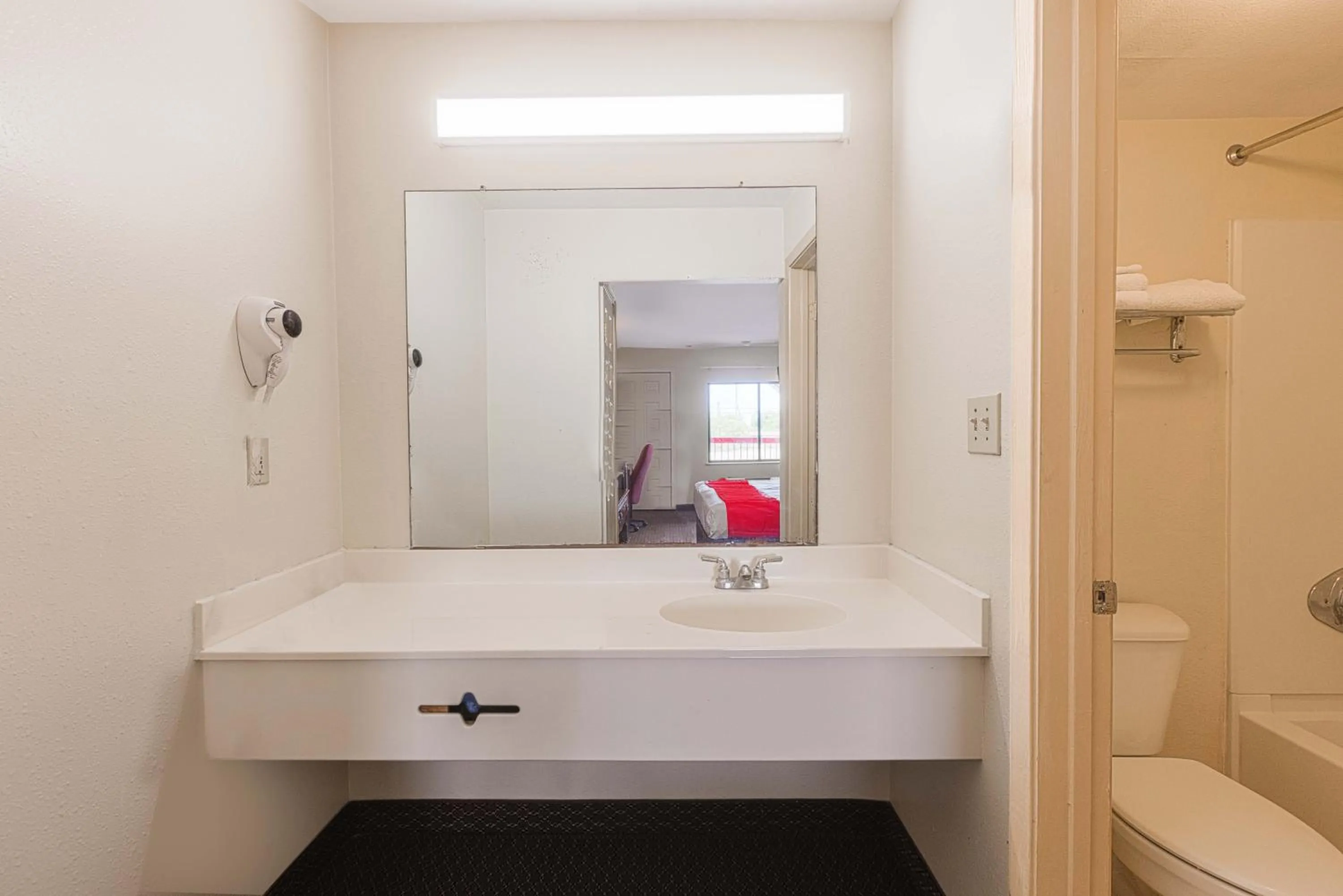 Bathroom in Coastal Inn Corpus Christi