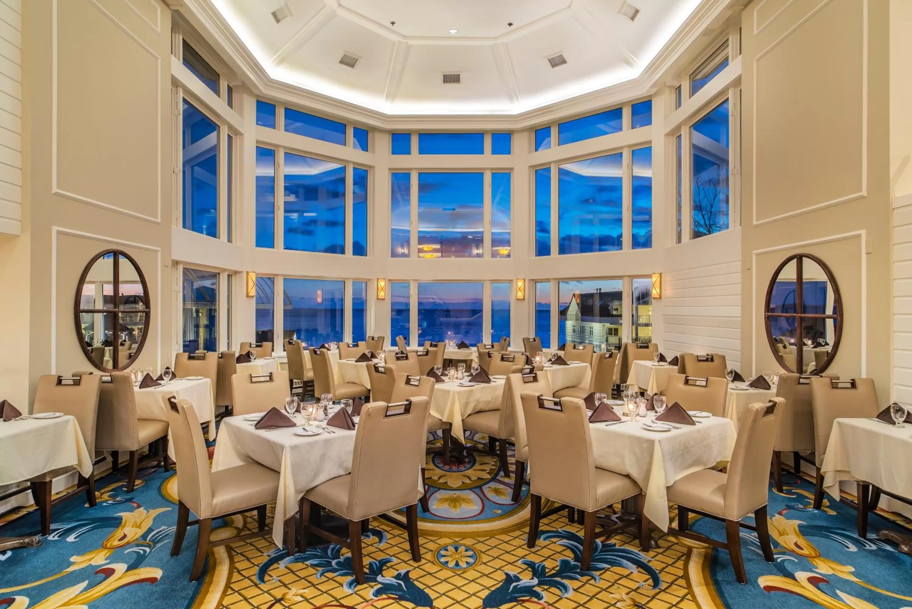 Dining area in Water's Edge Resort & Spa