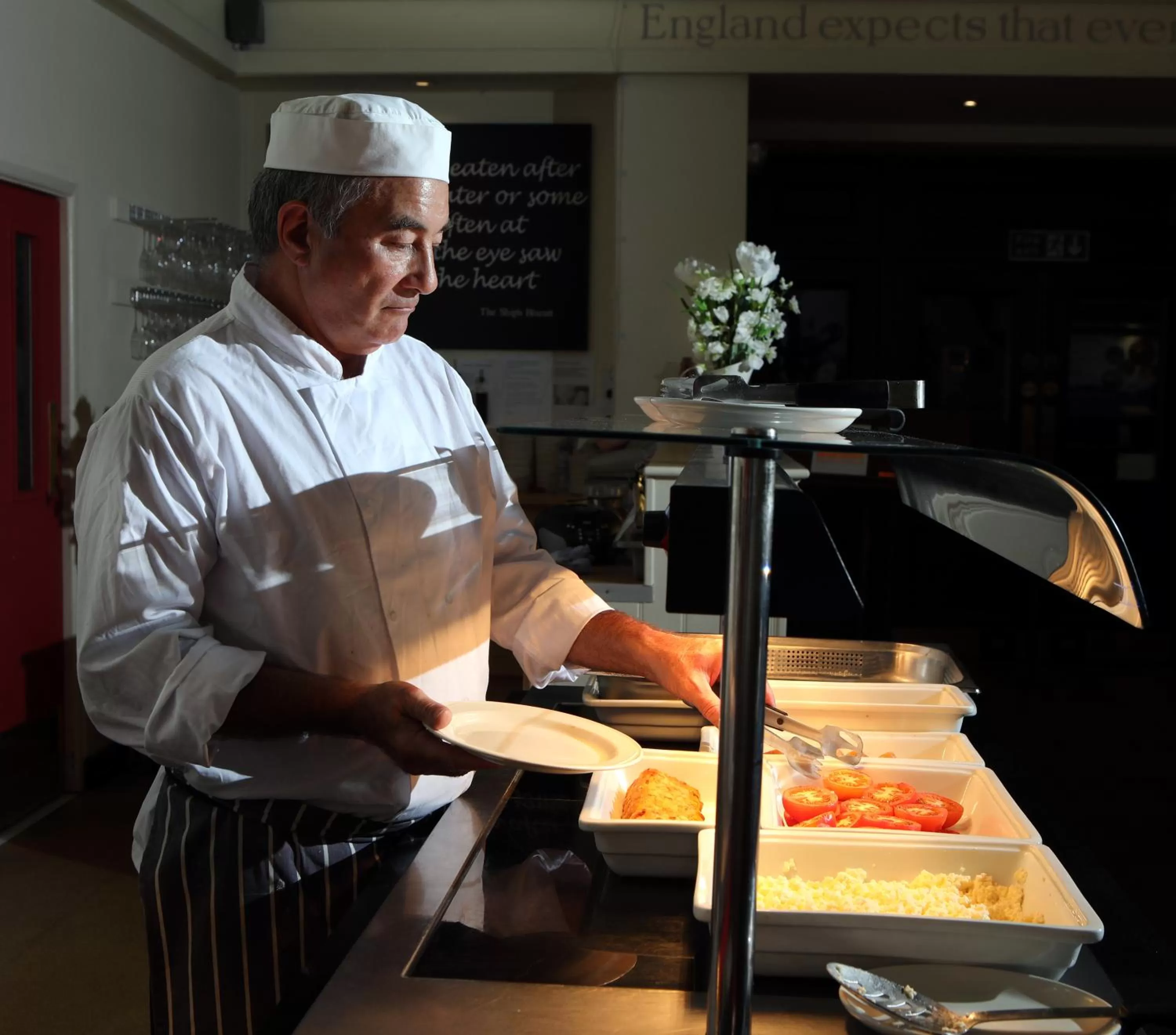 Restaurant/places to eat in Royal Maritime Hotel