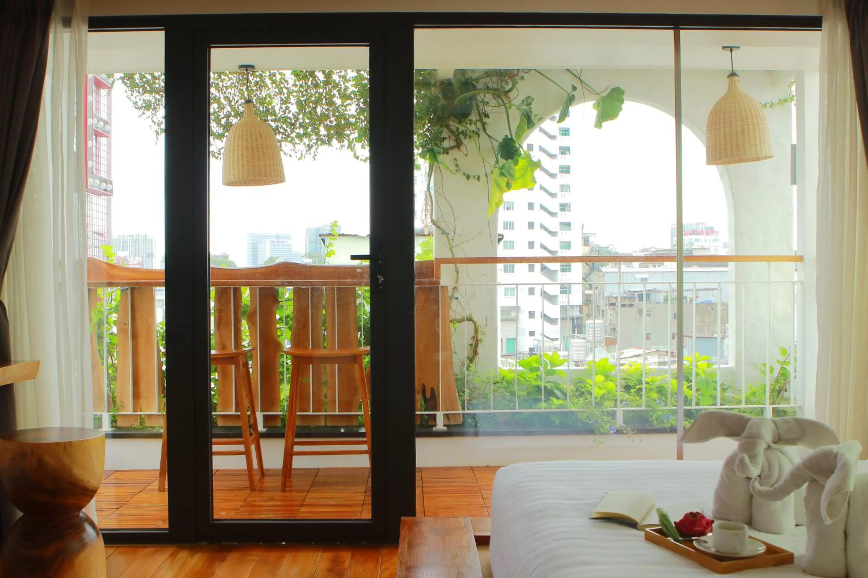 Bed in Duc Vuong Saigon Hotel - Bui Vien