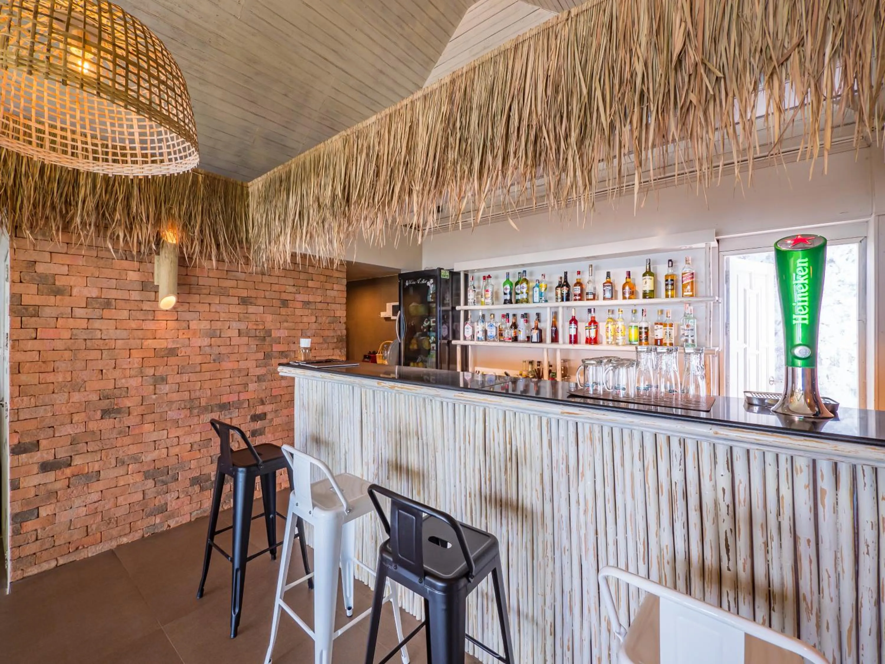 Lounge or bar in Sea Valley Resort