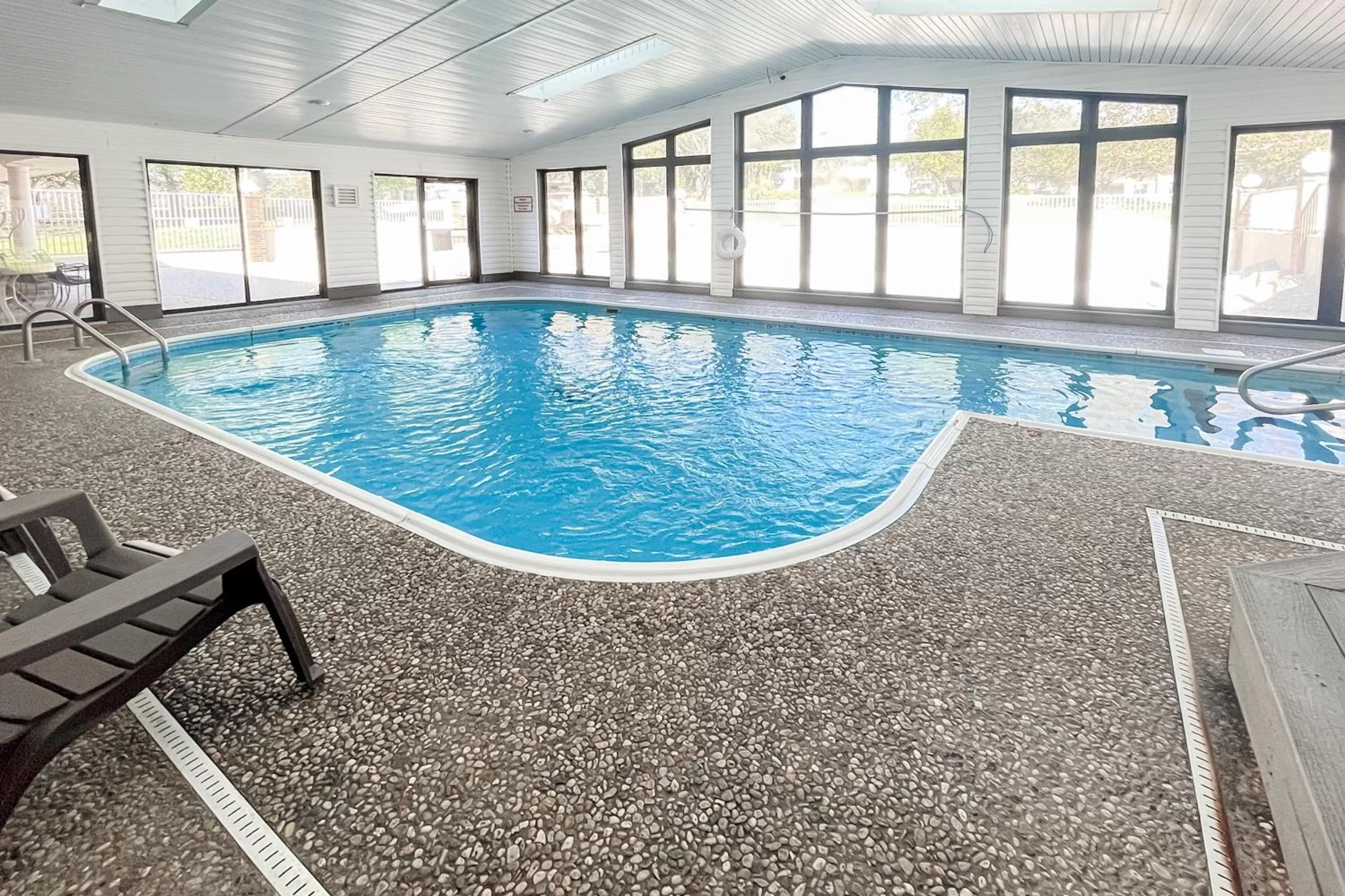 Swimming Pool in Thousand Hills - The Knollwood At Foothills