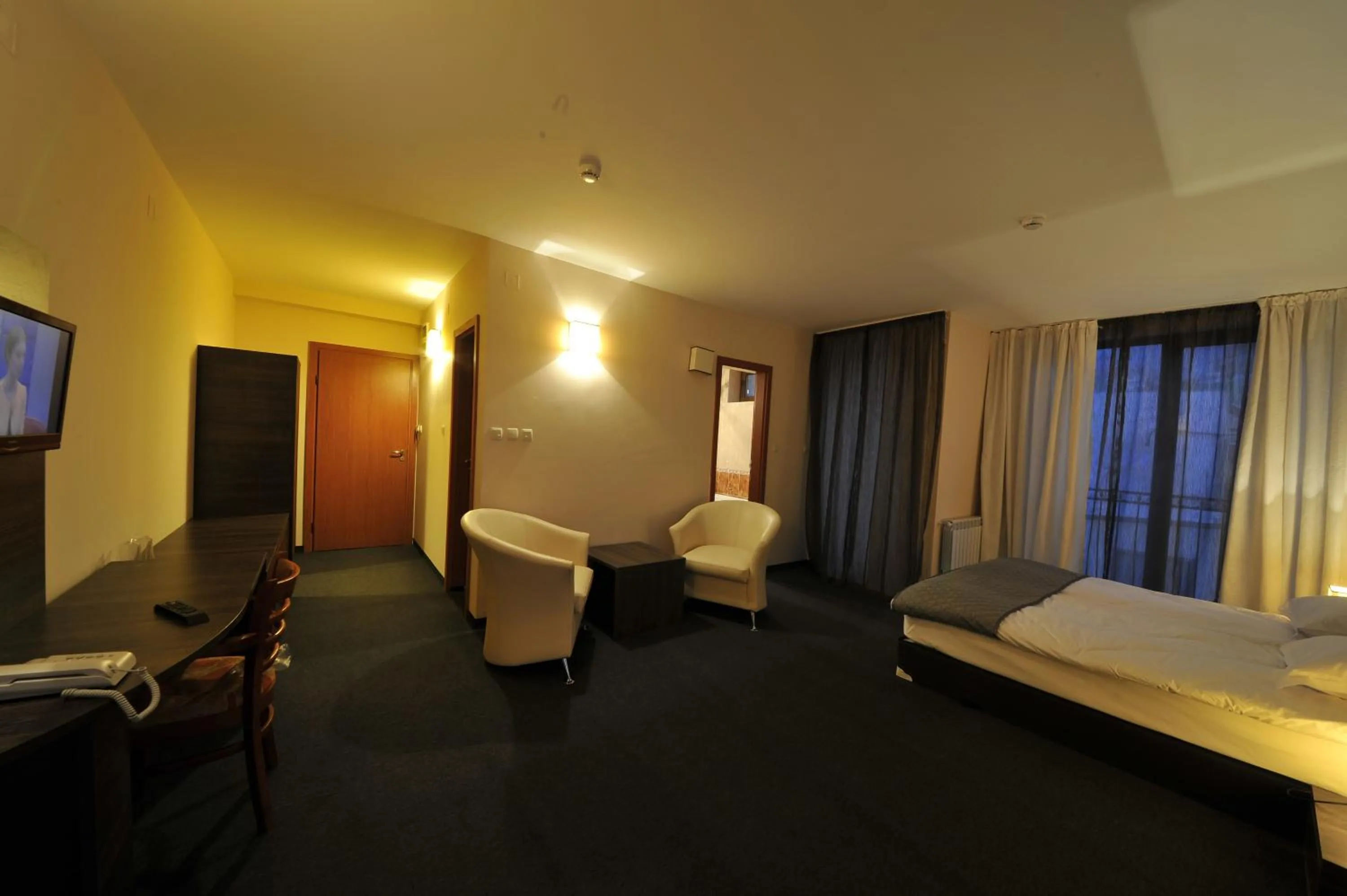 Photo of the whole room, Bed in Vitoshko Lale Hotel