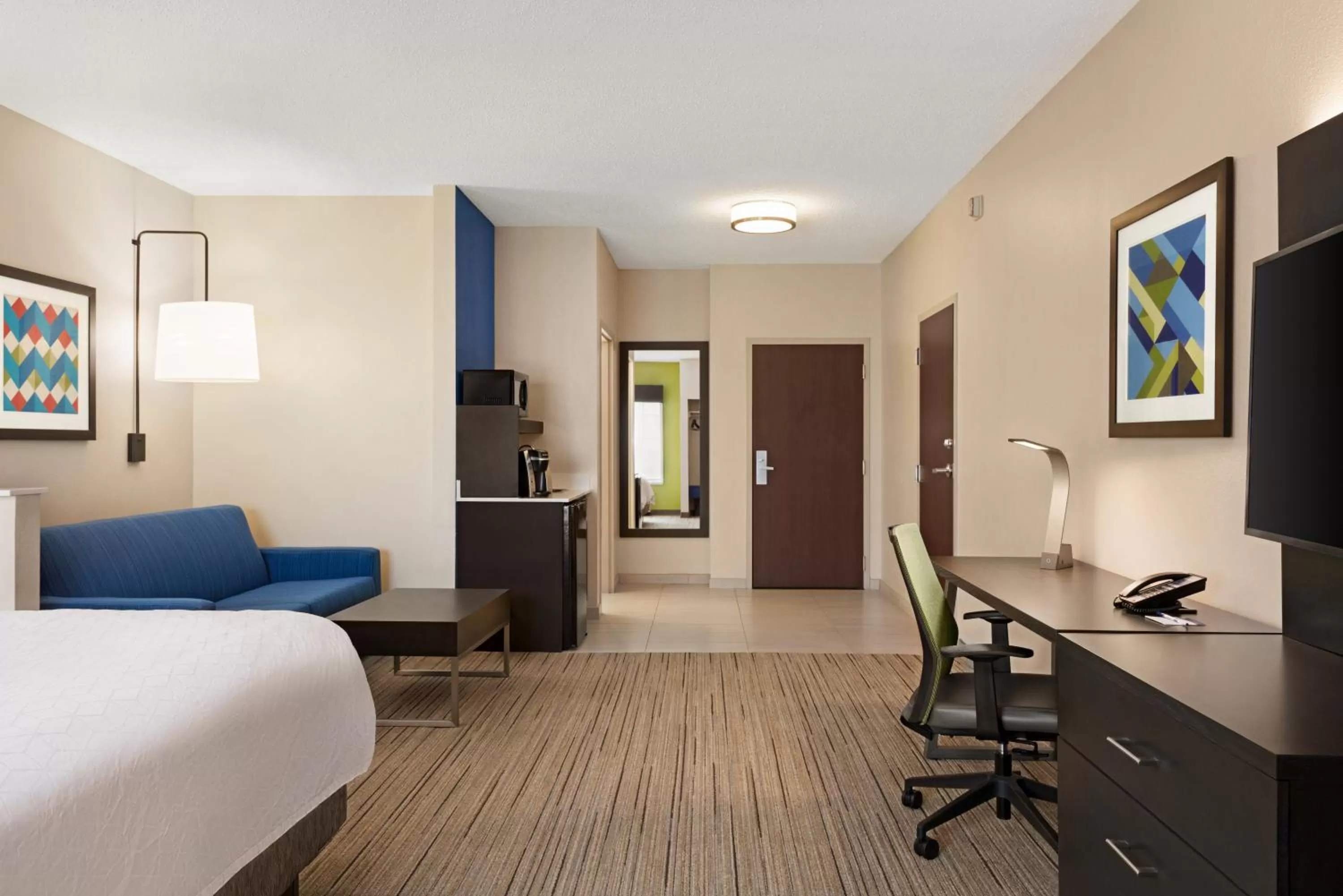 Photo of the whole room, Bed in Holiday Inn Express Hotel & Suites McAlester by IHG