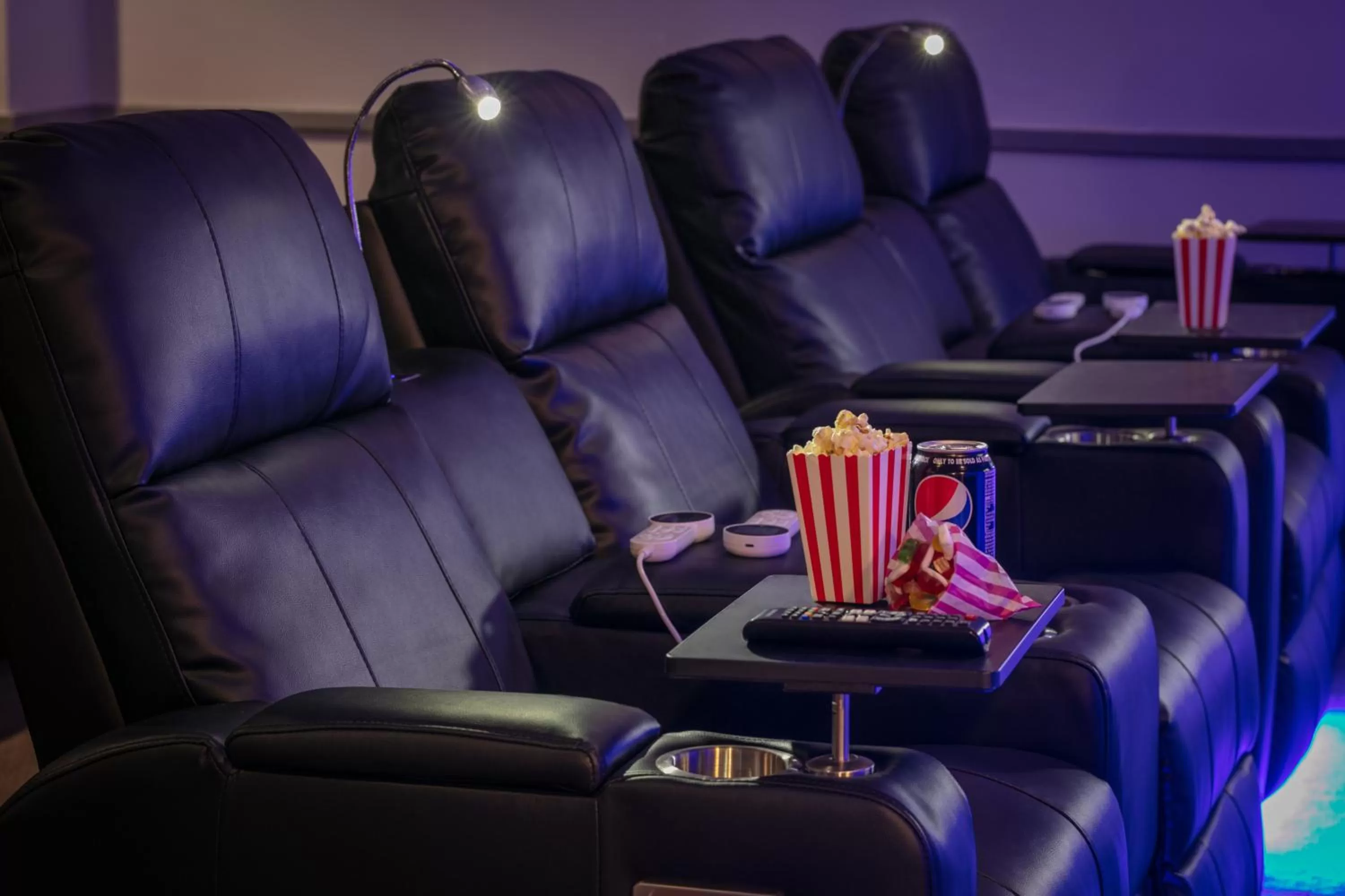 Entertainment in Stratford Manor Hotel