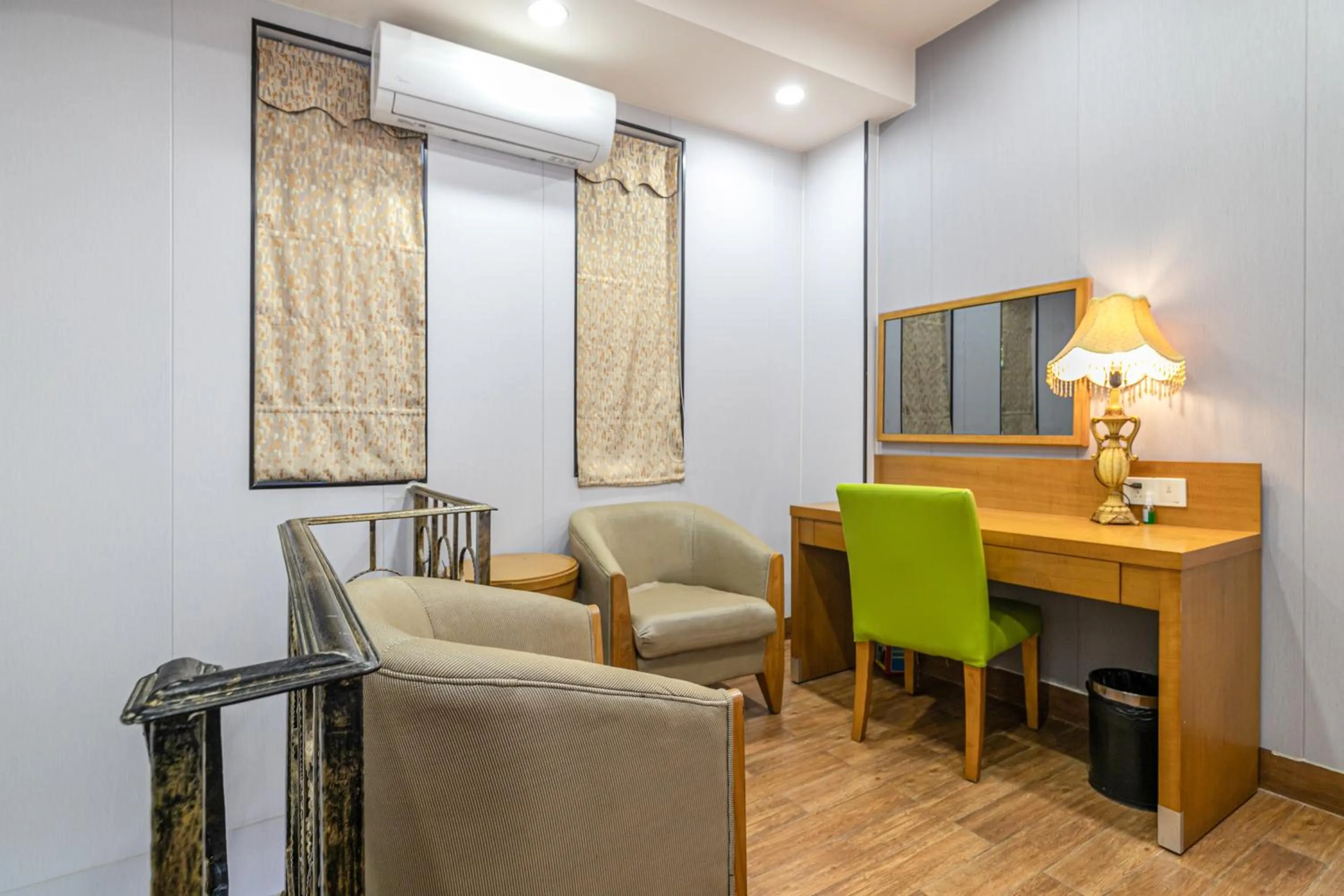 Seating Area in Guangzhou The Royal Garden Hotel