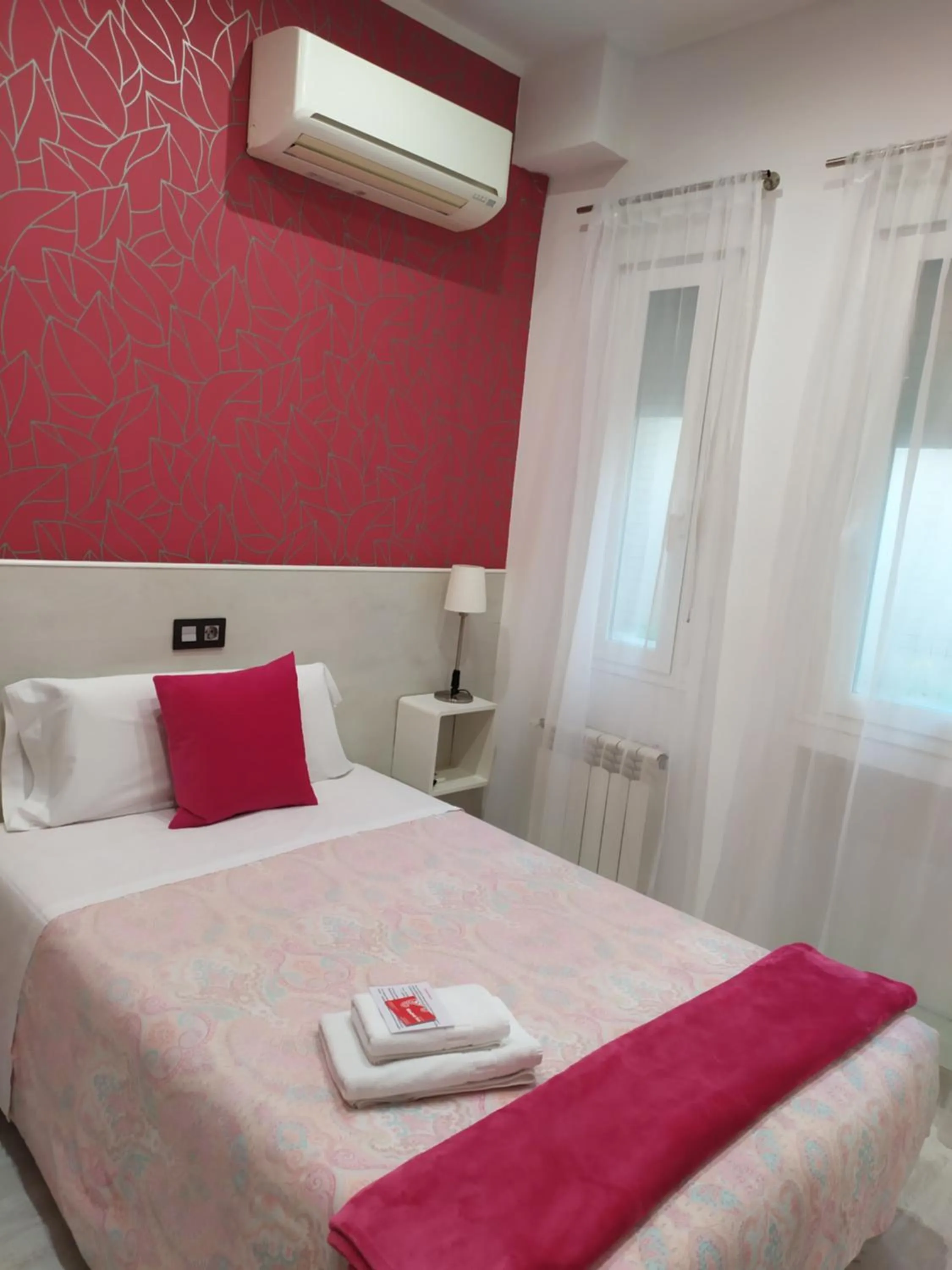 Photo of the whole room, Bed in Hostal Inn Madrid