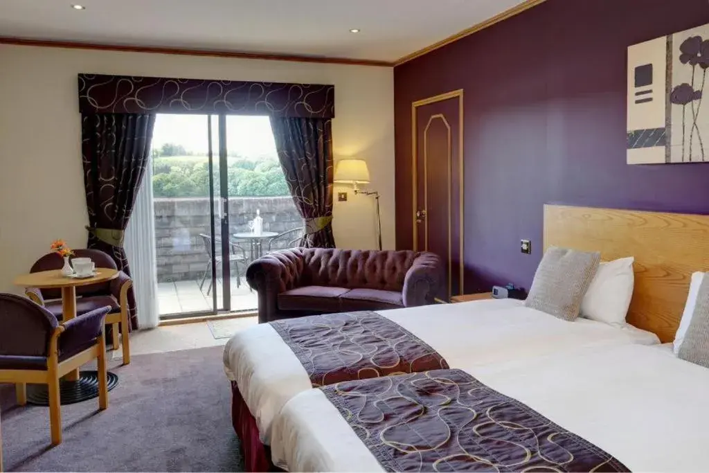 Deluxe Double or Twin Room with River View in Passage House Hotel Deluxe Double or Twin Room with River View in Passage House Hotel