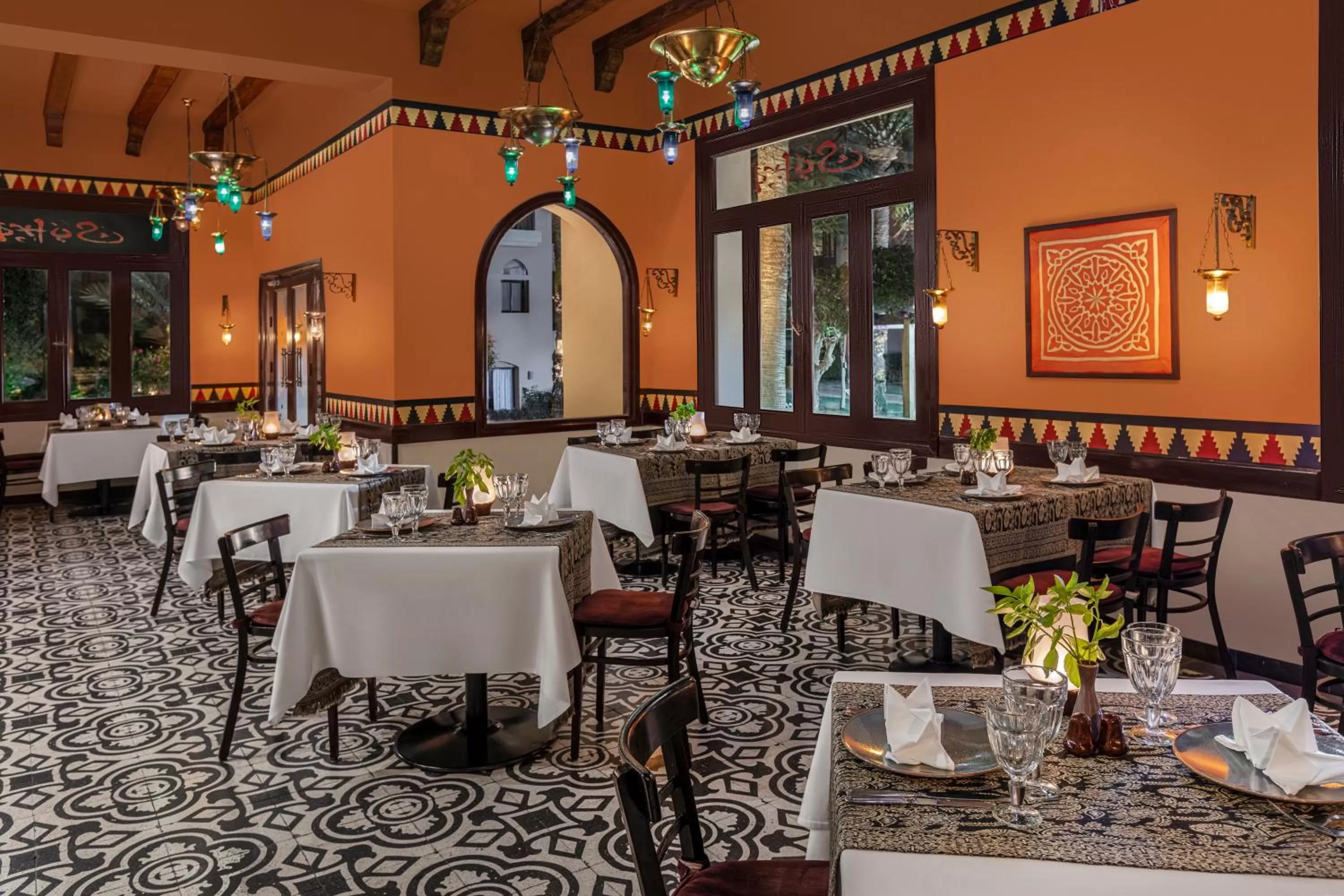 Restaurant/places to eat in JAZ Neo Saraya Palms