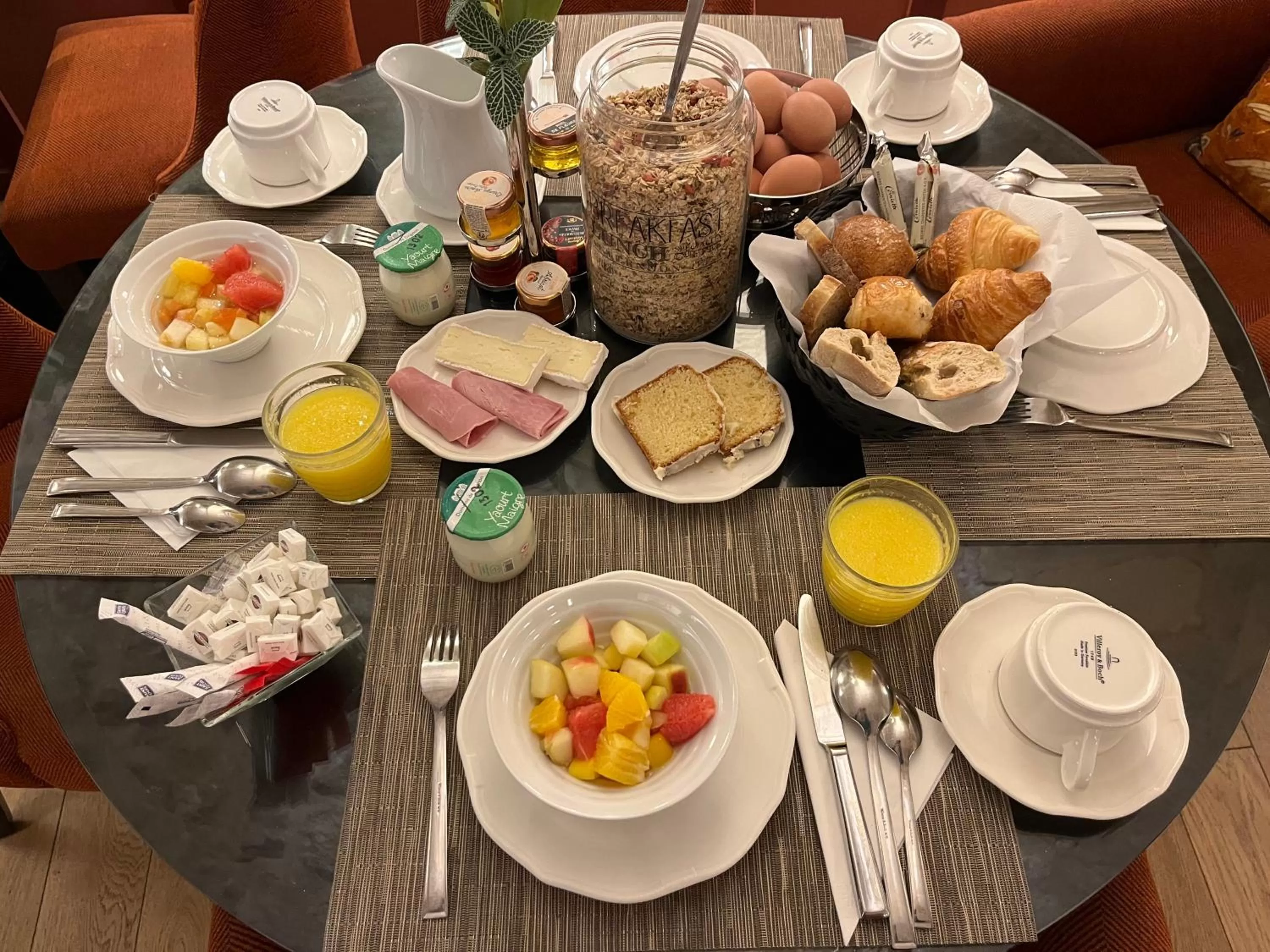 Breakfast in Les Tournelles