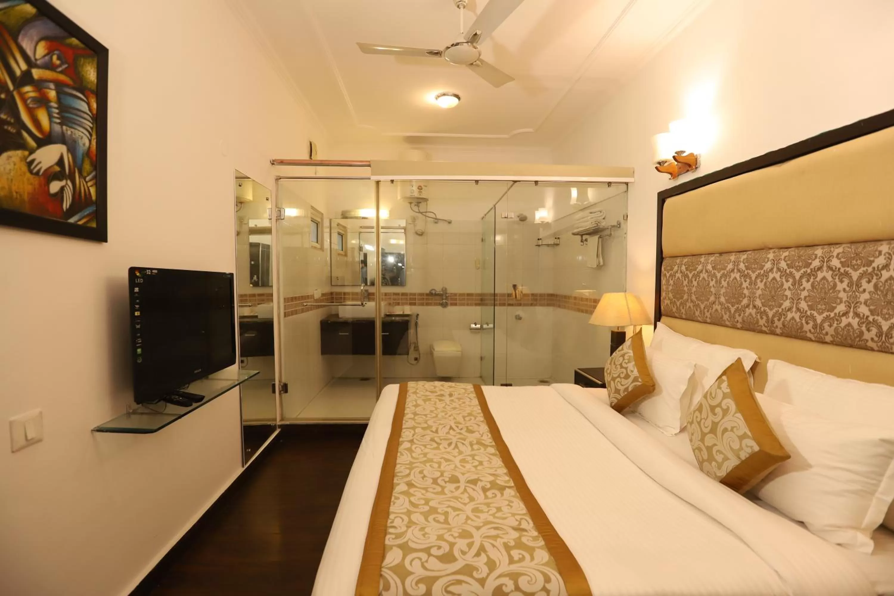 Bed in Hotel Capitol Hills - Greater Kailash Delhi