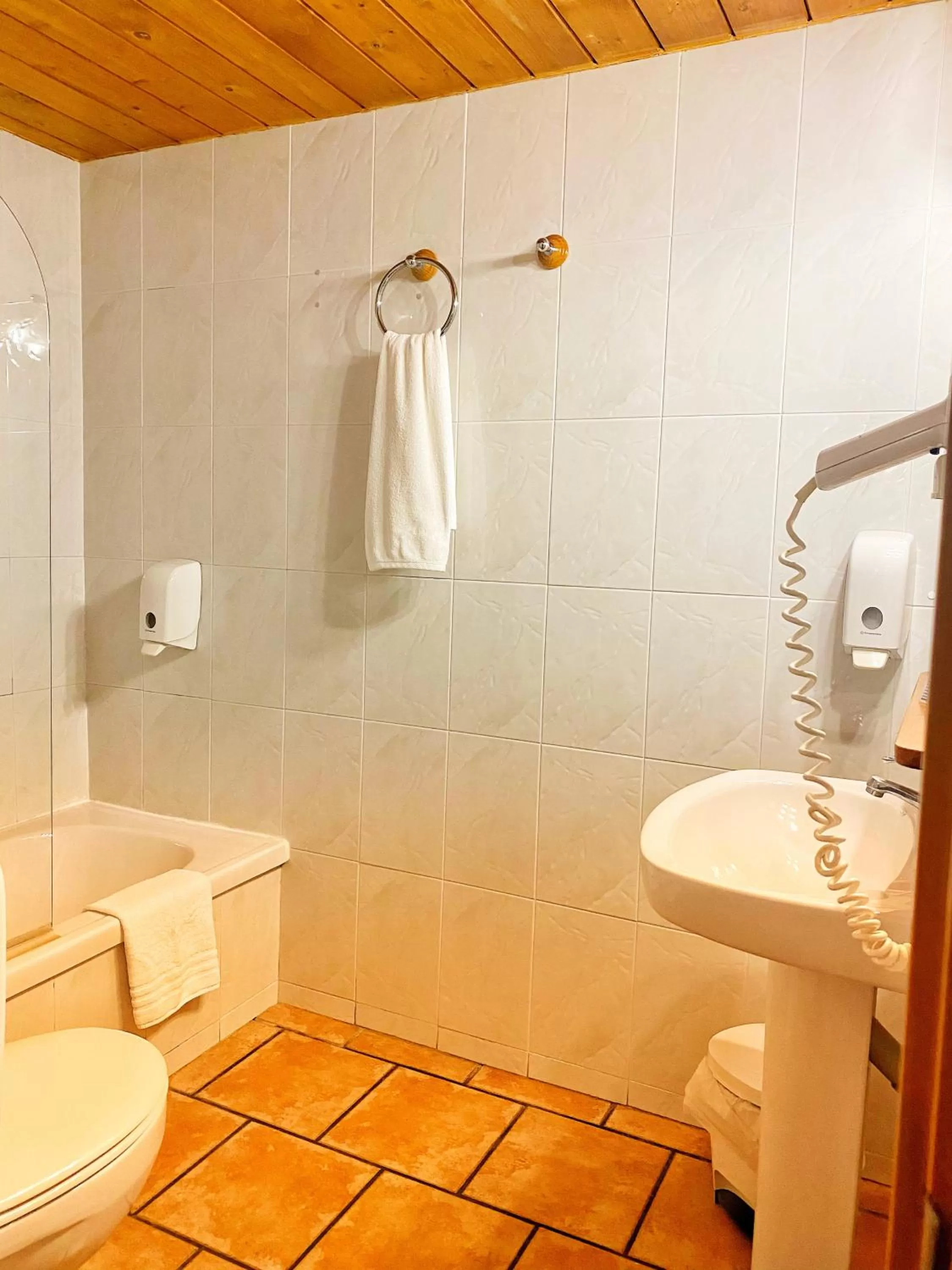 Bathroom in Delta Hotel