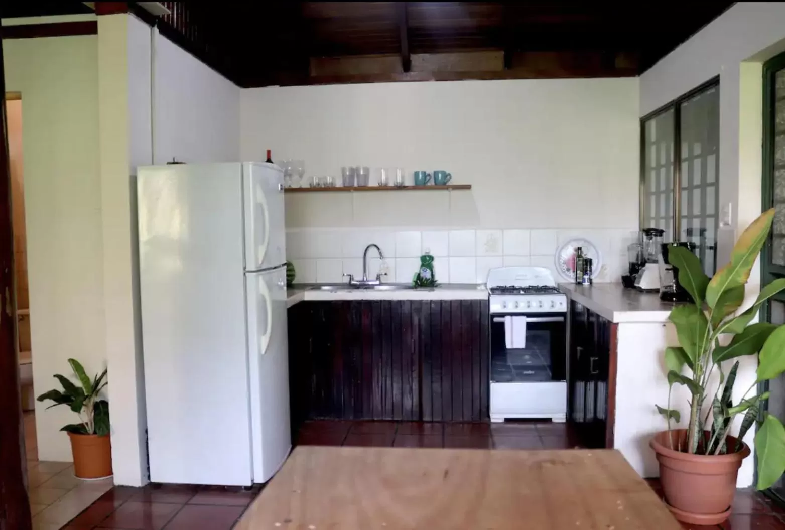 Kitchen/Kitchenette in Casa G - Manuel Antonio oceanview hotel