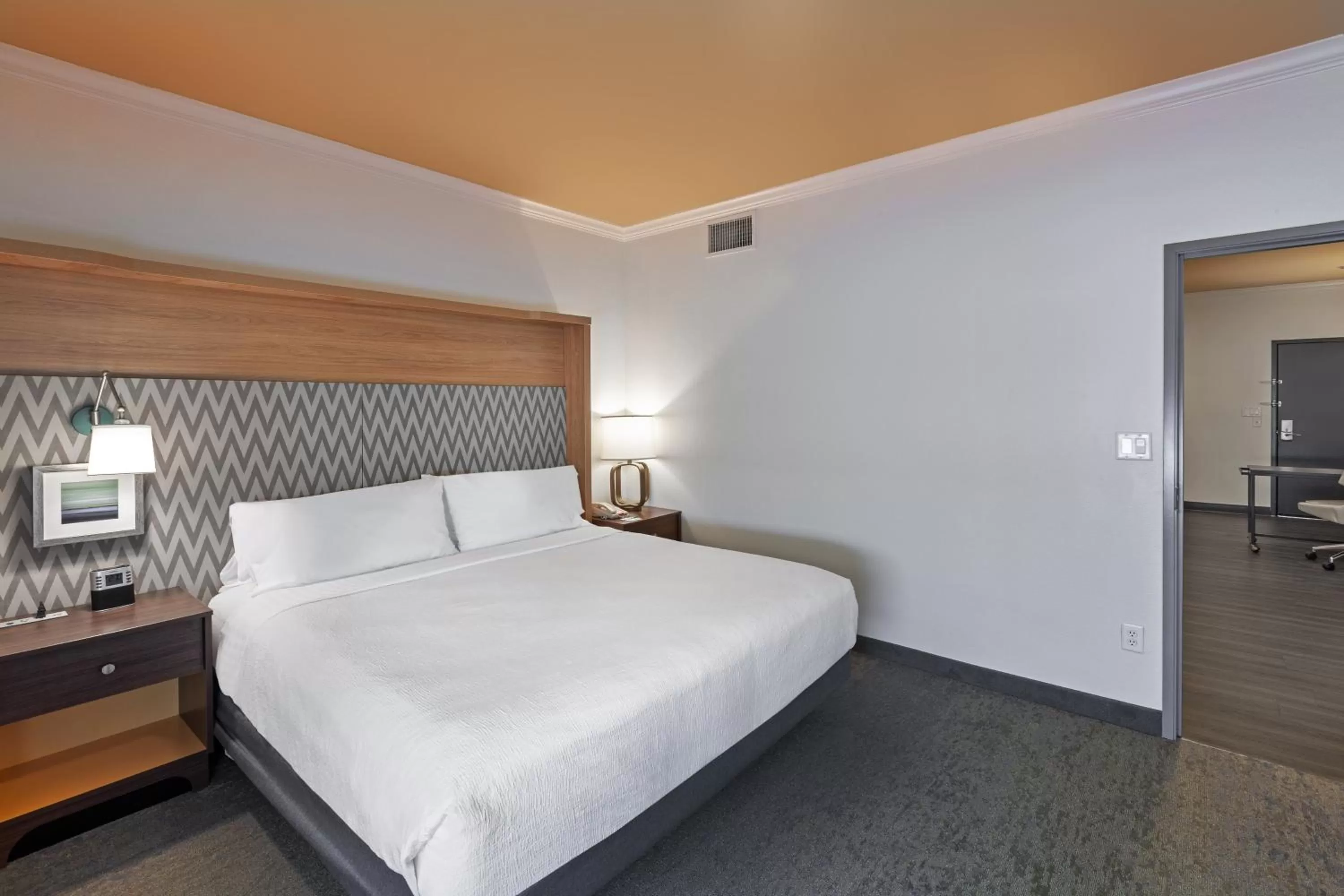Bedroom, Bed in Holiday Inn & Suites McKinney - N Allen by IHG