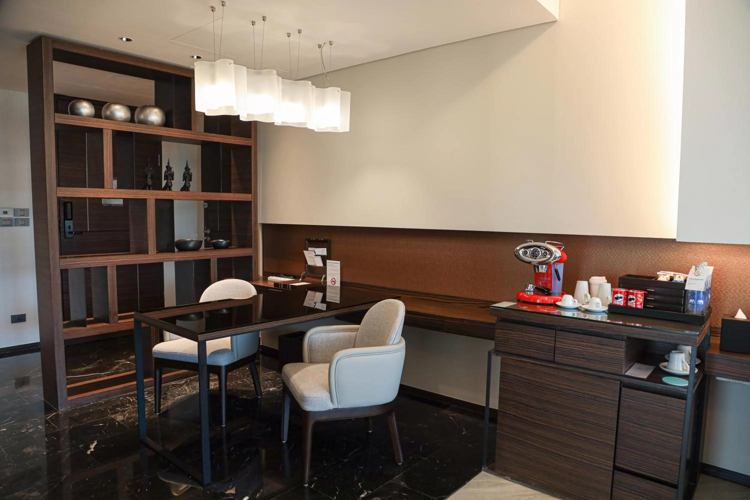 Living room in Le Meridien Bangkok