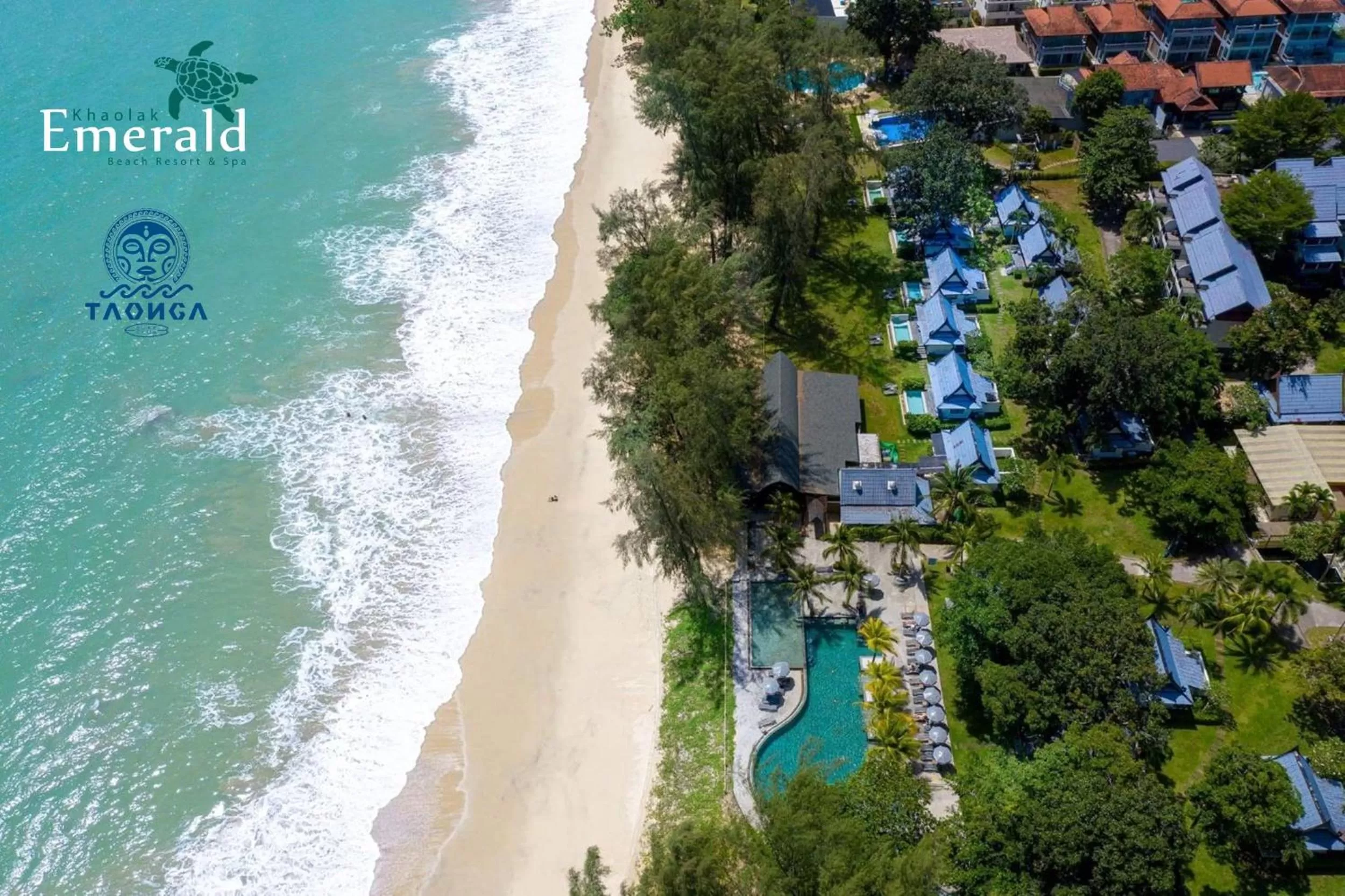 Property building in Khaolak Emerald Beach Resort and Spa