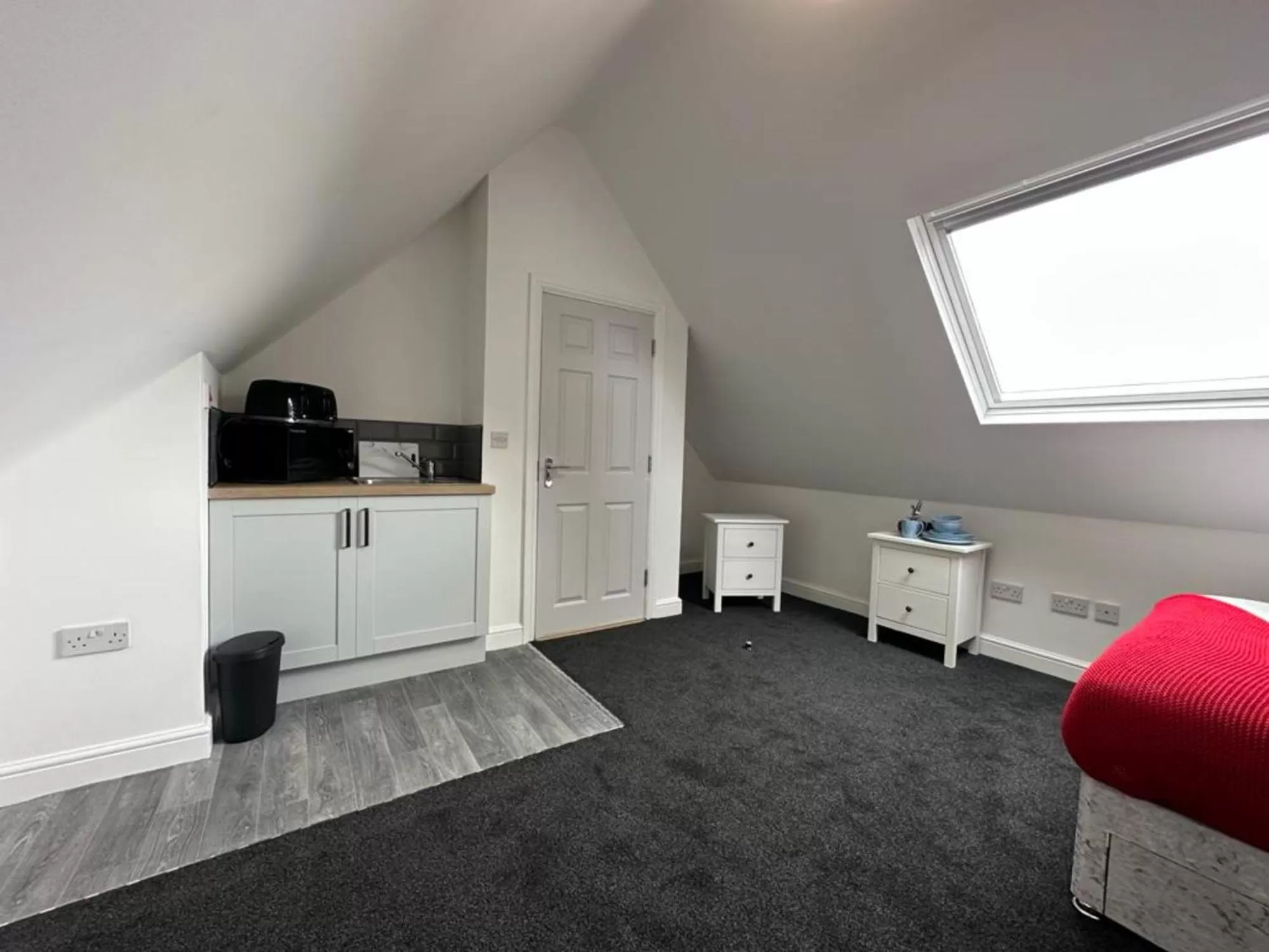 TV/Entertainment Center in The Fishpond - Premier Nottingham Studios