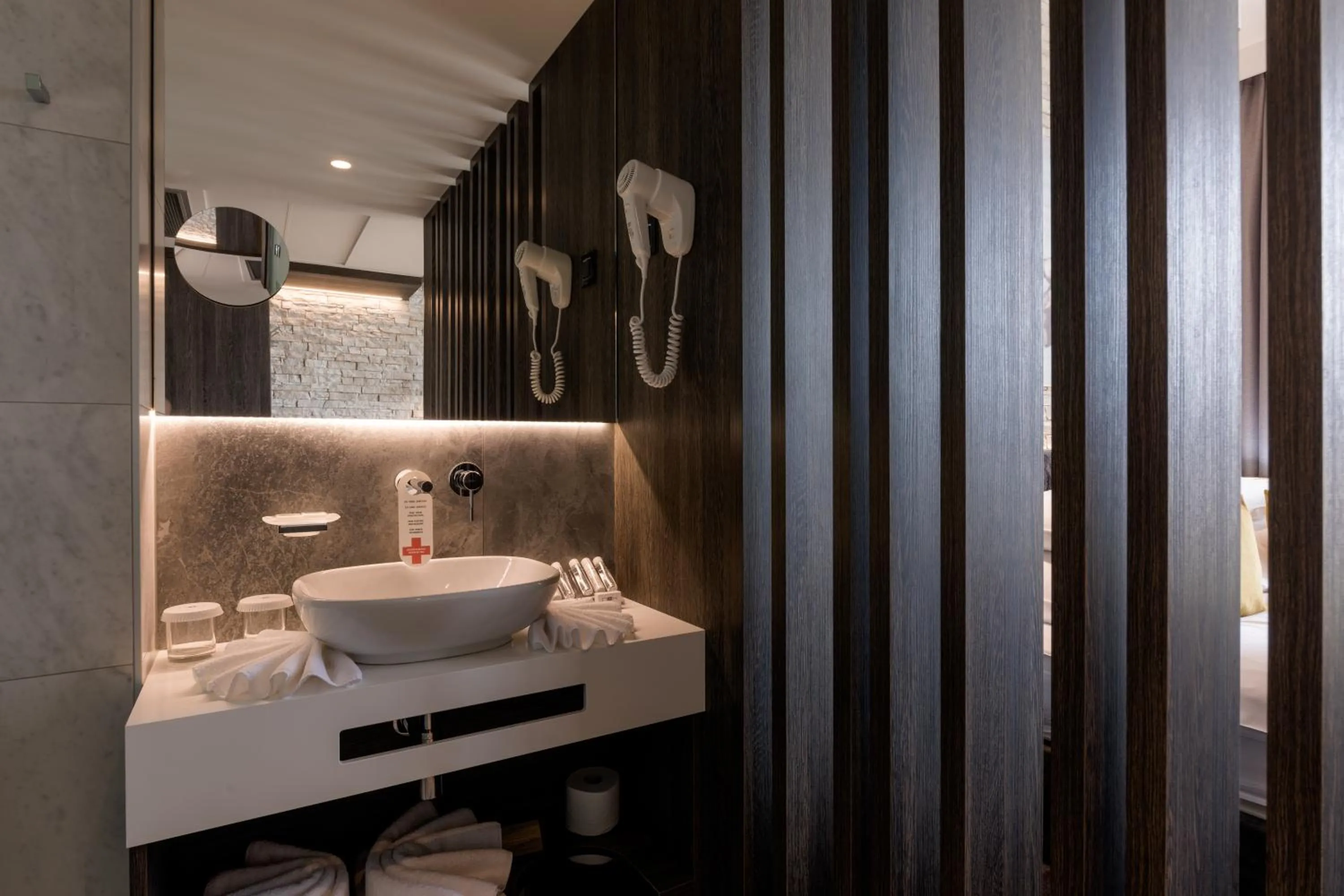 Bathroom, Bed in Hotel Nox