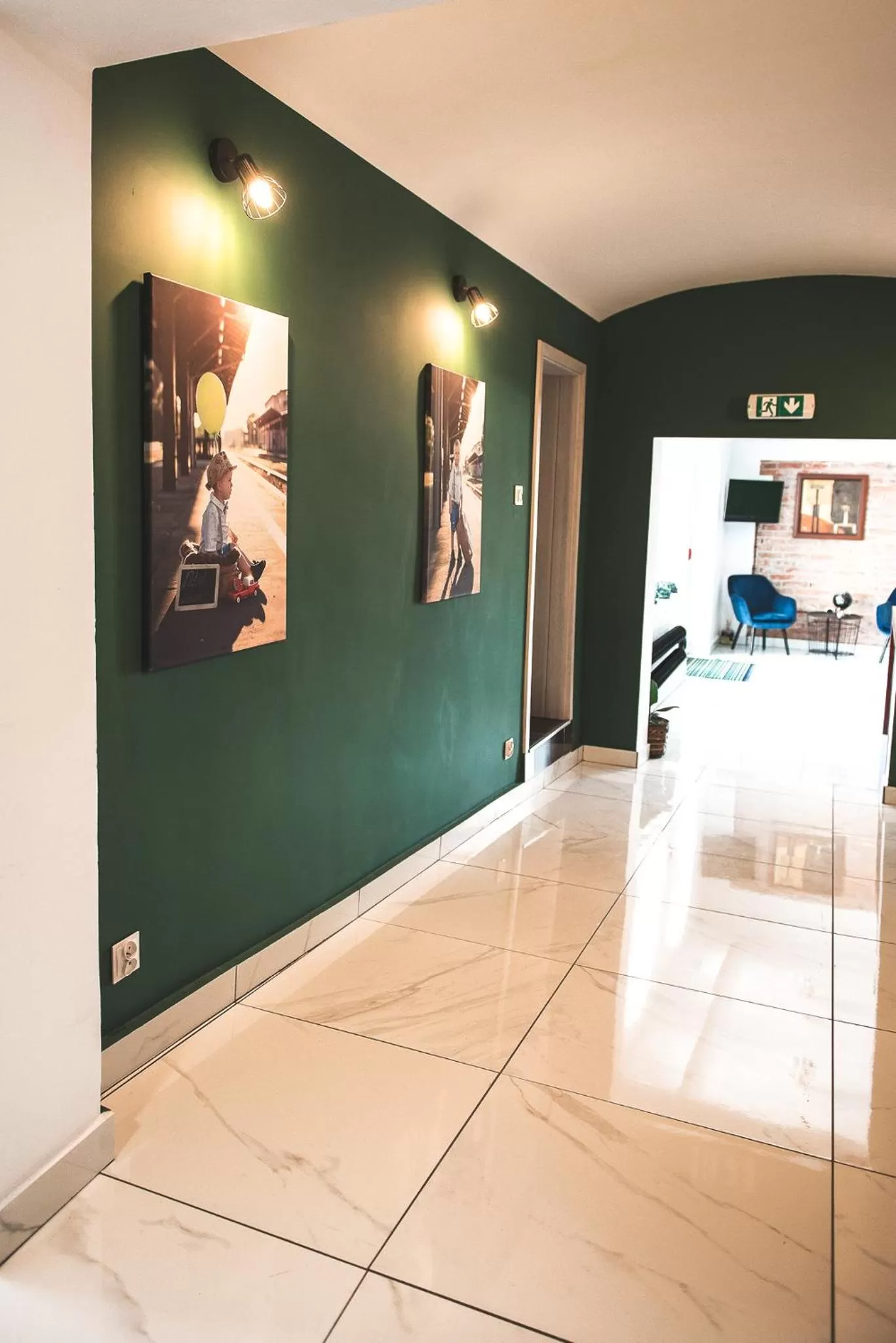 Lobby or reception in Leon's Rooms