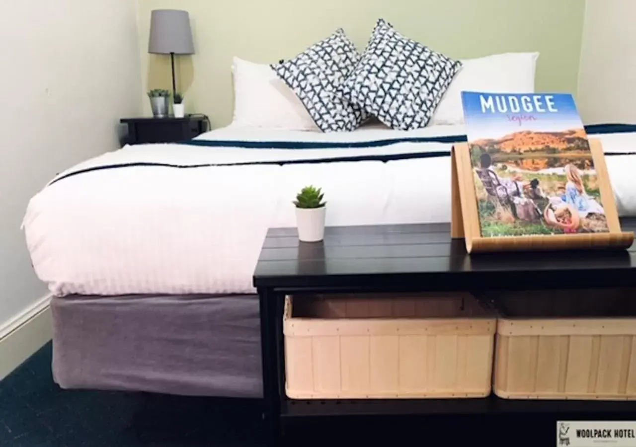 Quadruple Room with Bathroom in The Woolpack Hotel Quadruple Room with Bathroom in The Woolpack Hotel