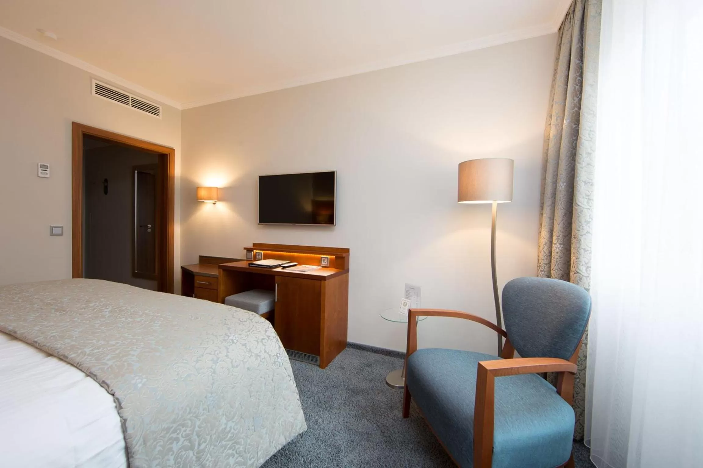 Decorative detail, Bed in Hotel Oranien Wiesbaden