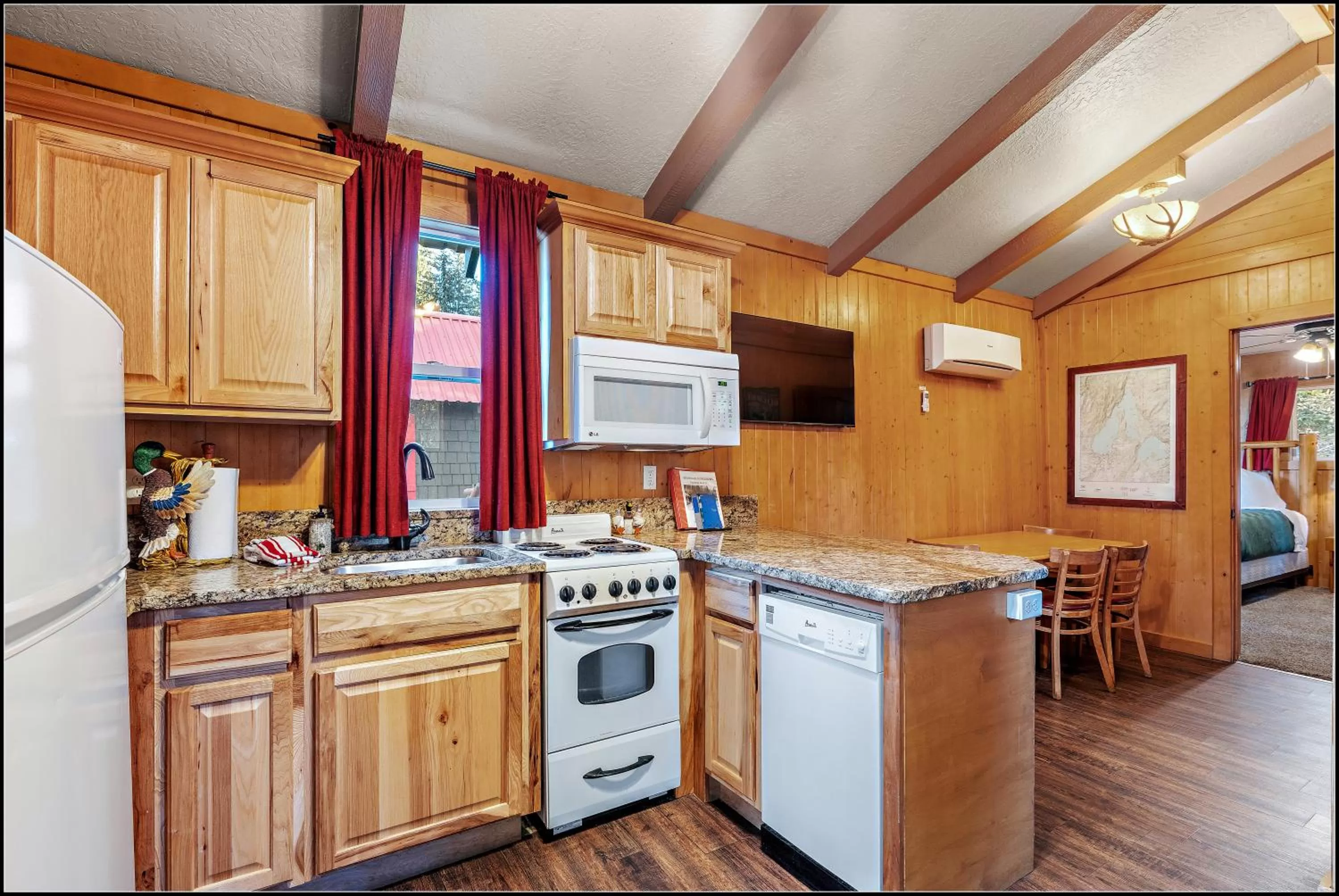 Kitchen or kitchenette in Brundage Bungalows