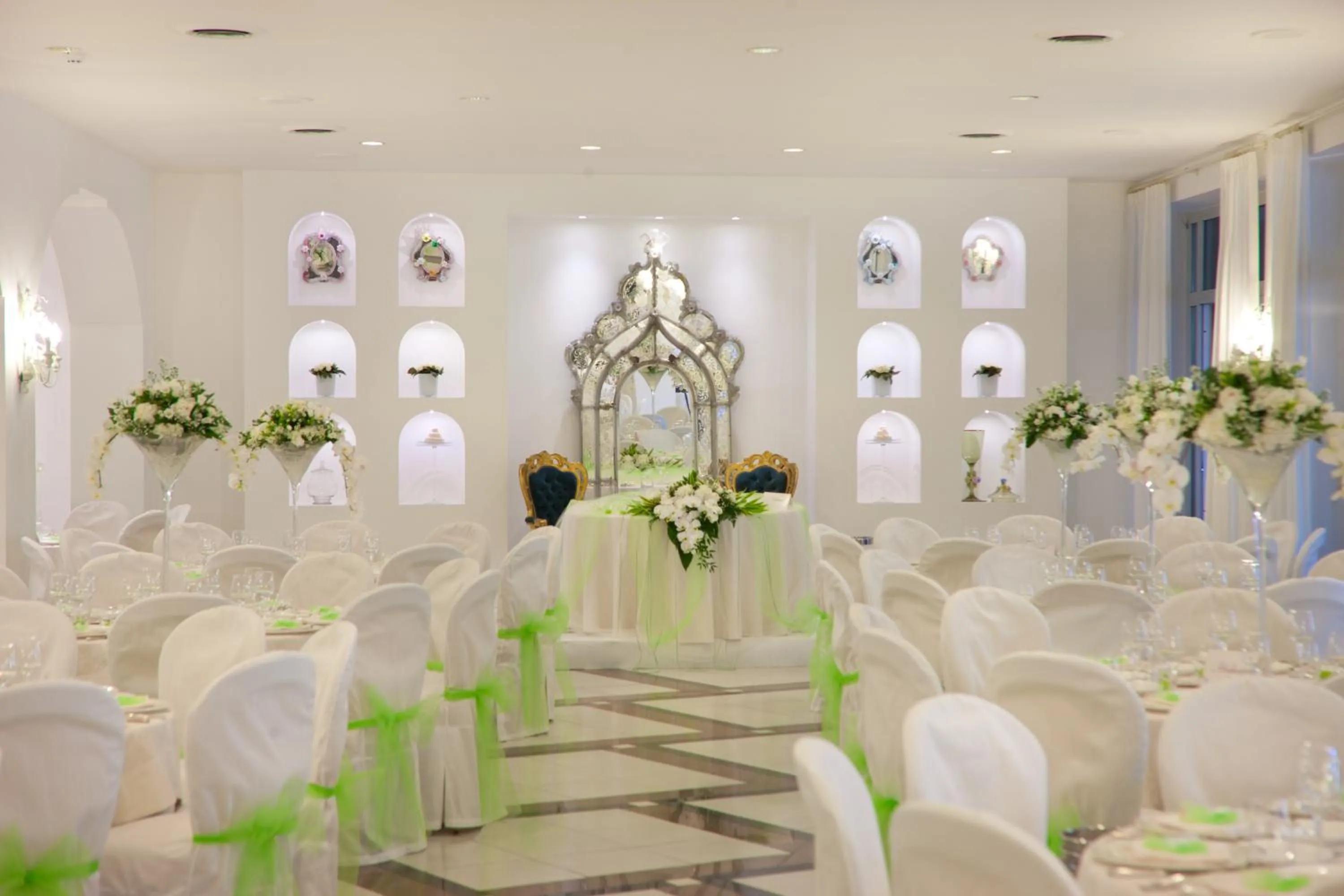 Restaurant/places to eat in Hotel dei Congressi