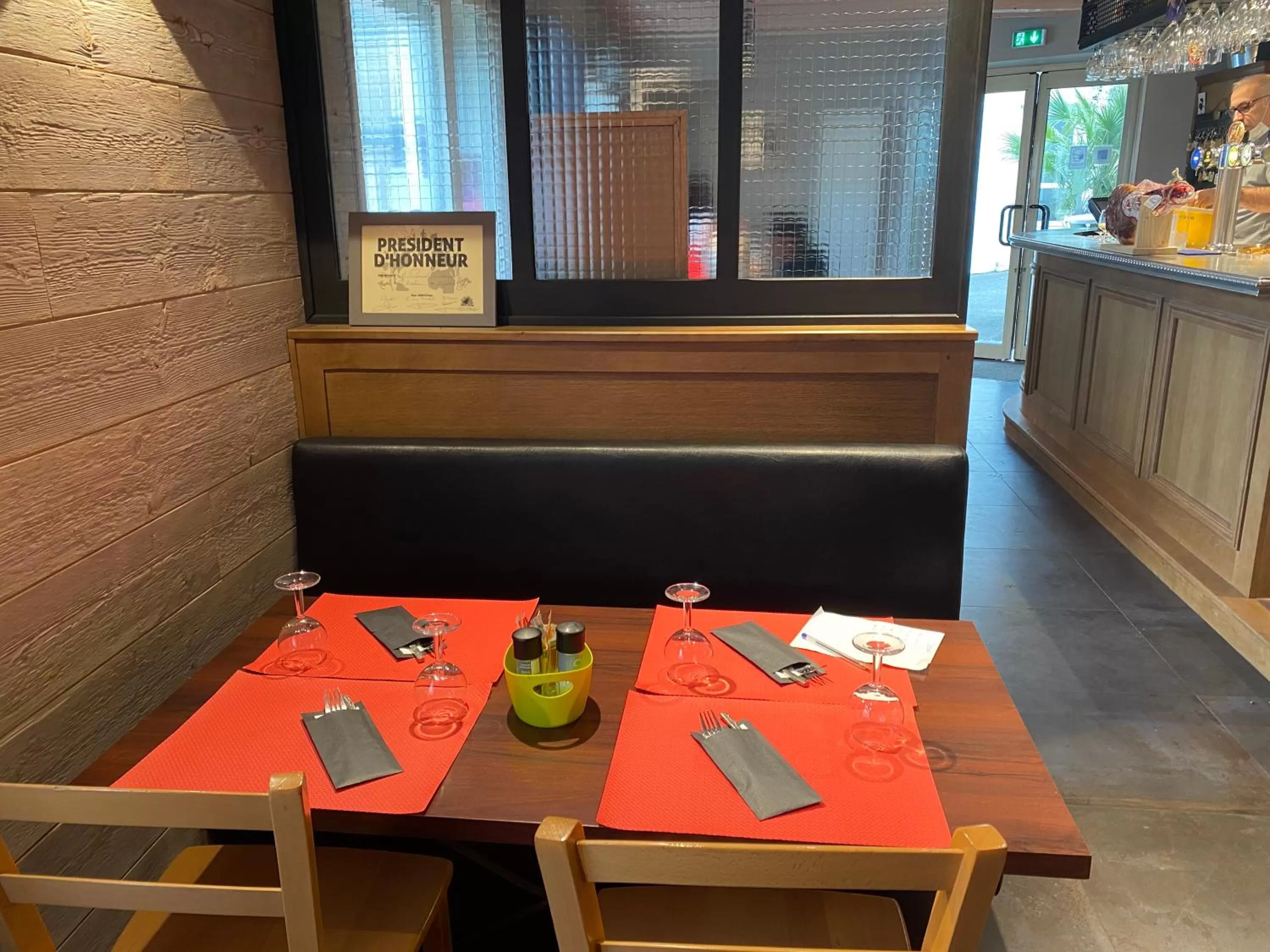 Restaurant/places to eat in Hotel le Faisan