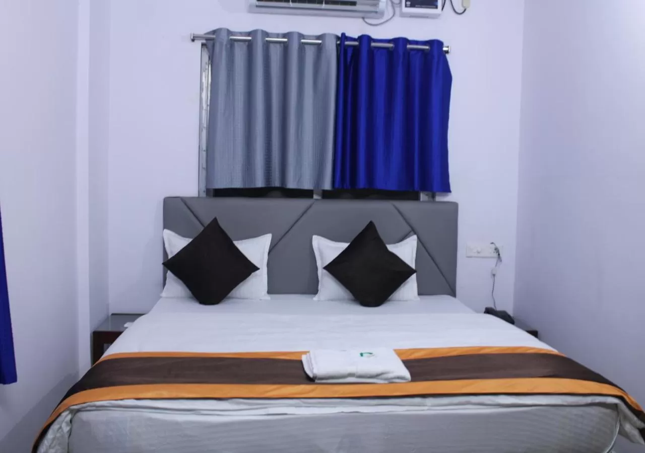 Bed in HOTEL PURI GREENS