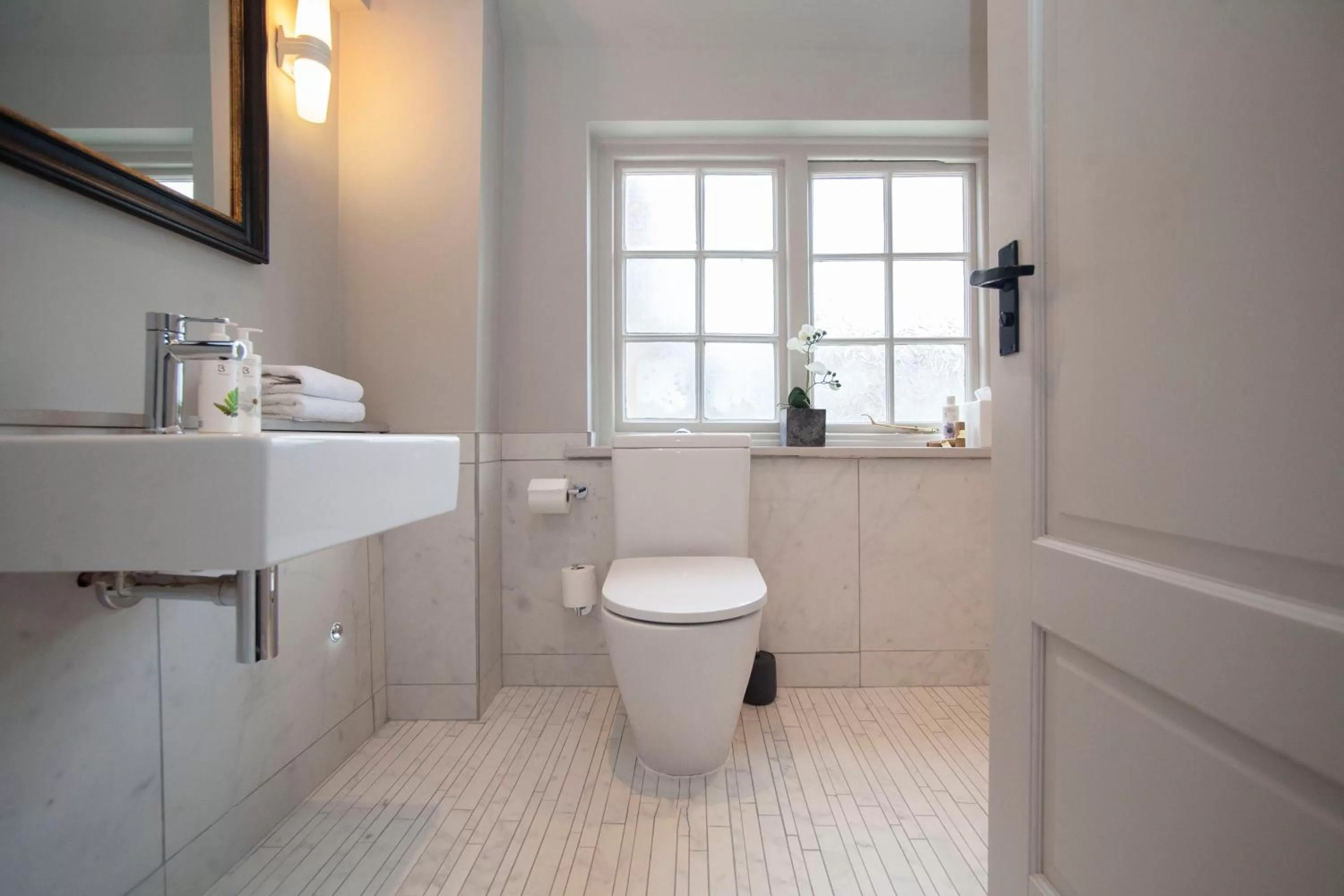 Bathroom in The King's Arms