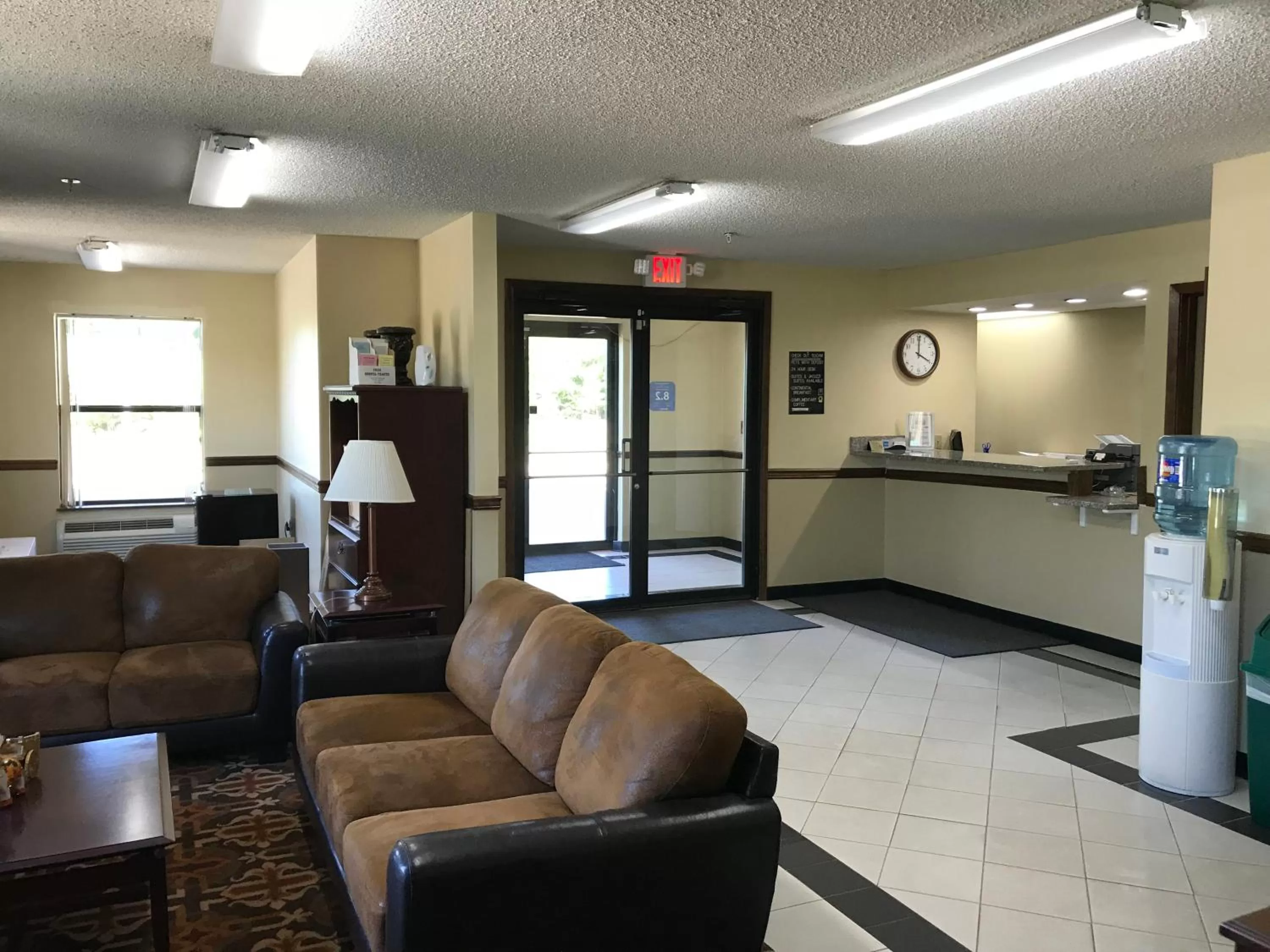 Clairmont Inn & Suites - Warren