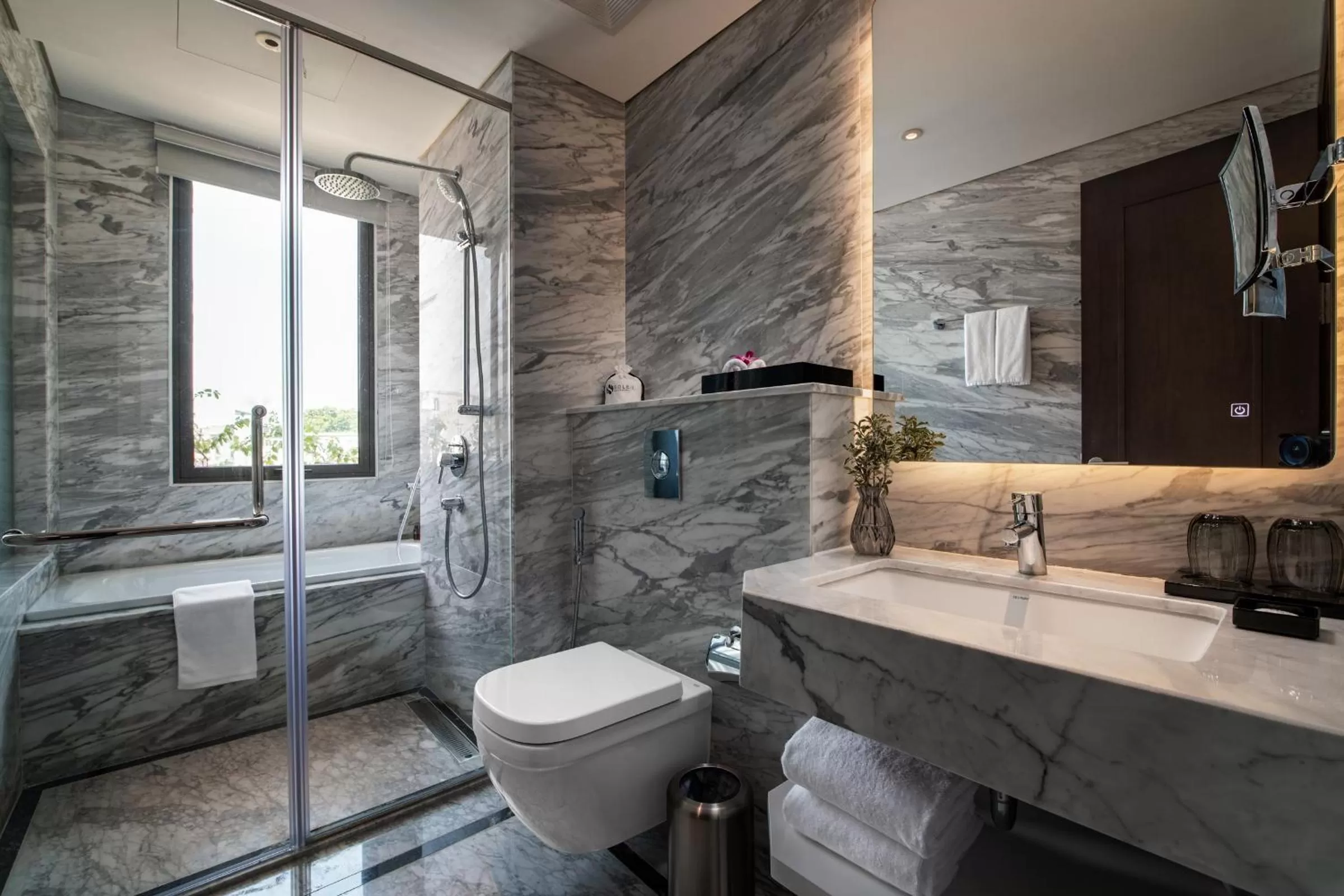 Toilet in Soleil Boutique Hotel Hanoi