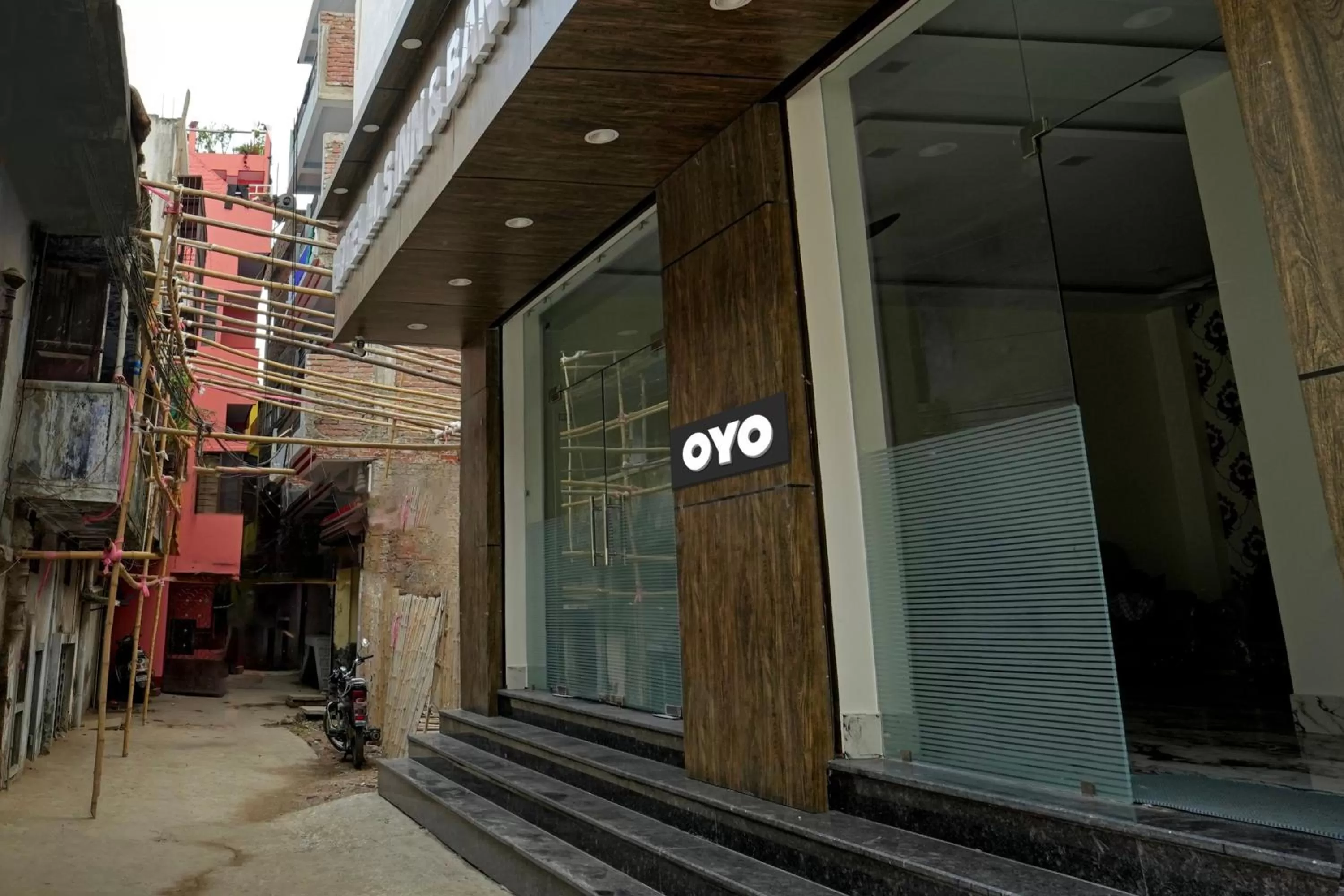 Facade/entrance in OYO Flagship 81547 Hotel MS Inn