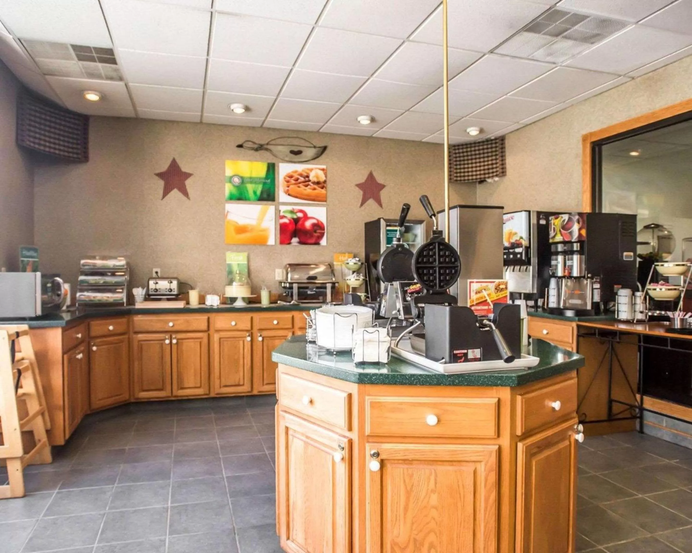 Restaurant/places to eat in Quality Inn New Columbia-Lewisburg