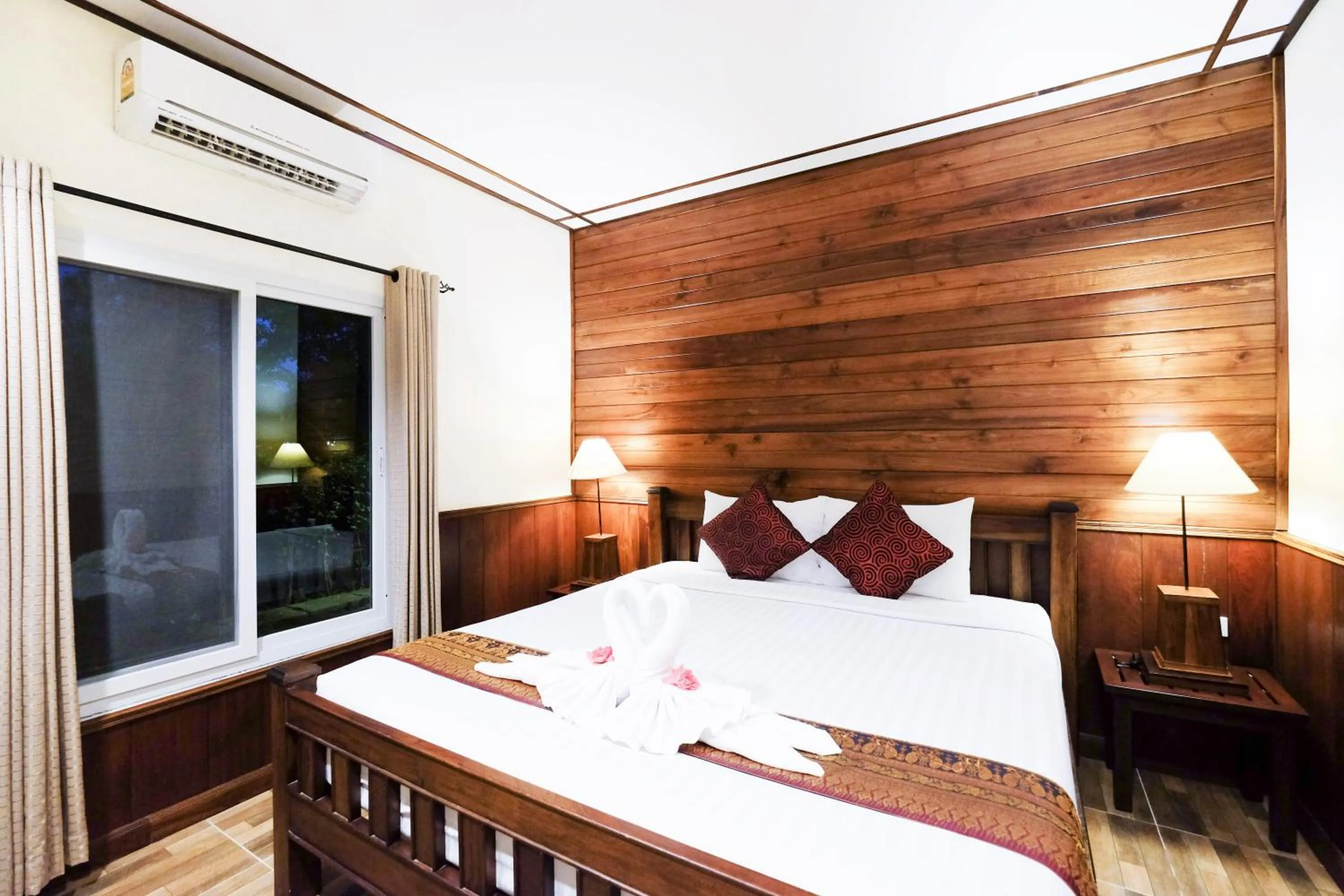 Photo of the whole room, Bed in Vieng Tawan Sukhothai Hotel