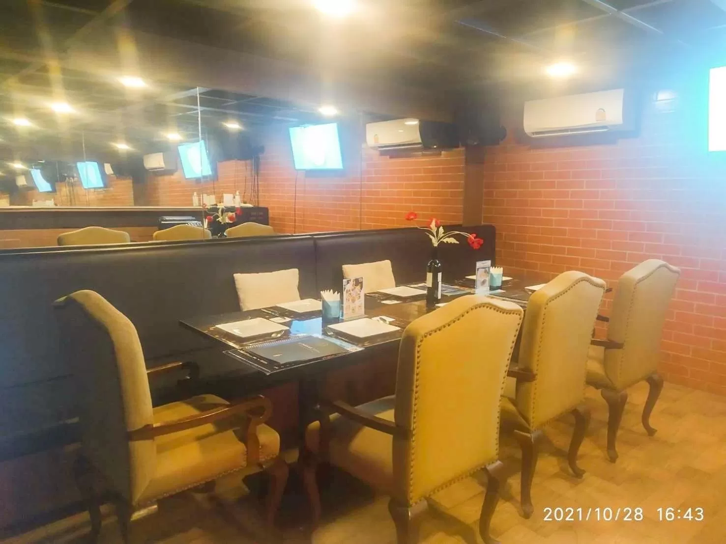 Meeting/conference room in V20 Boutique Jacuzzi Hotel