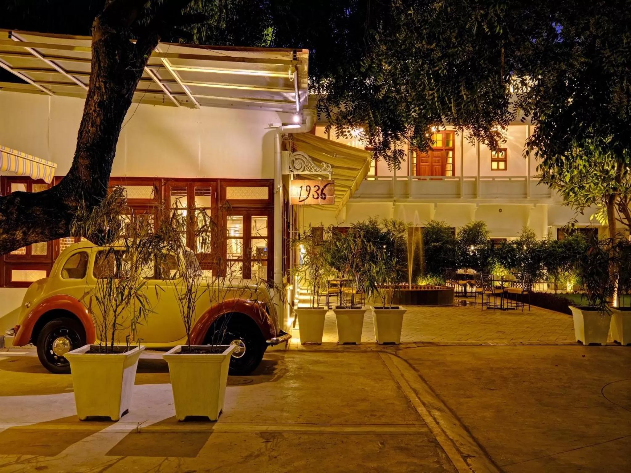 Restaurant/places to eat, Property Building in lebua Lucknow