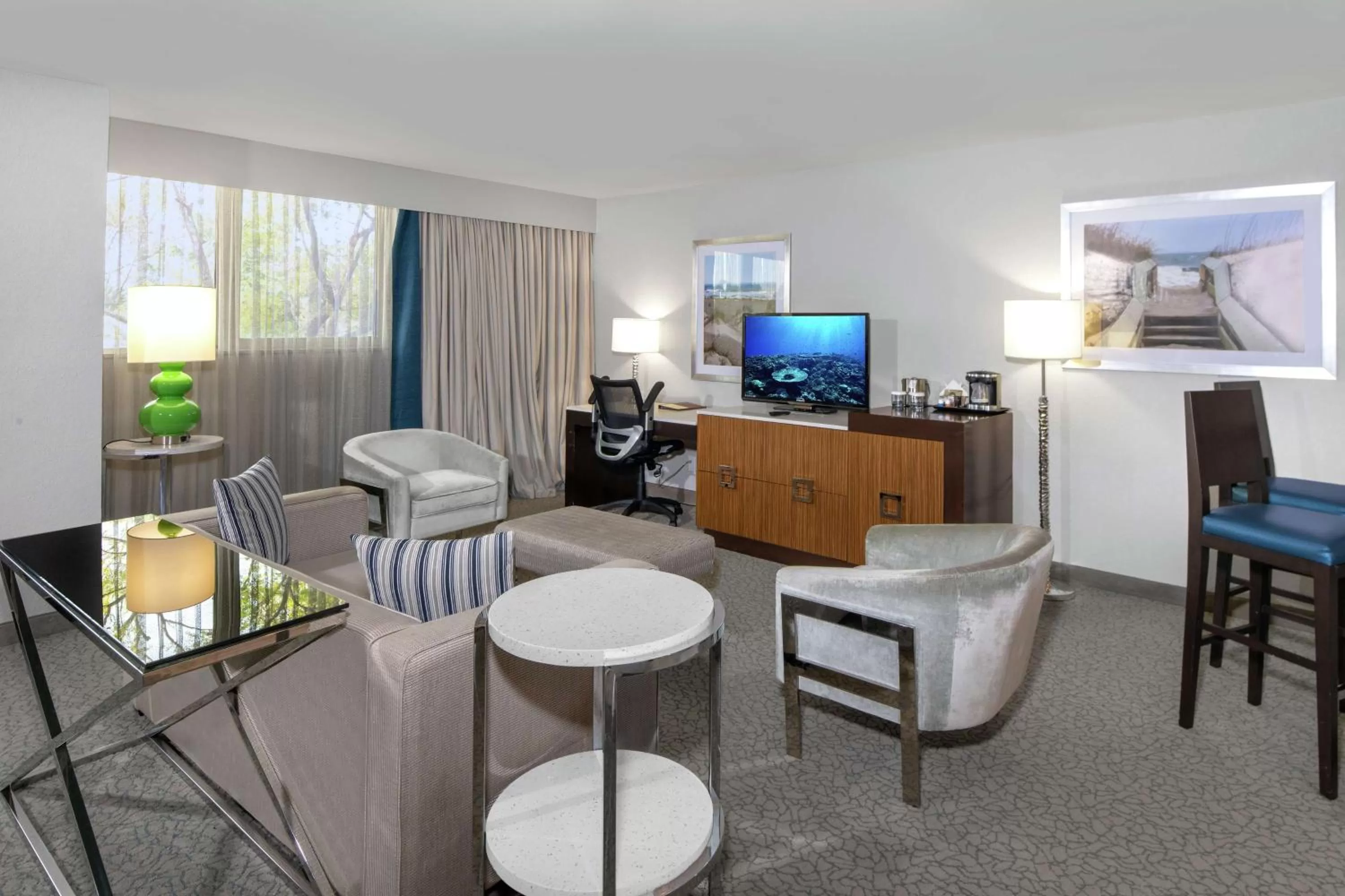 Bedroom in DoubleTree by Hilton Hotel Jacksonville Airport