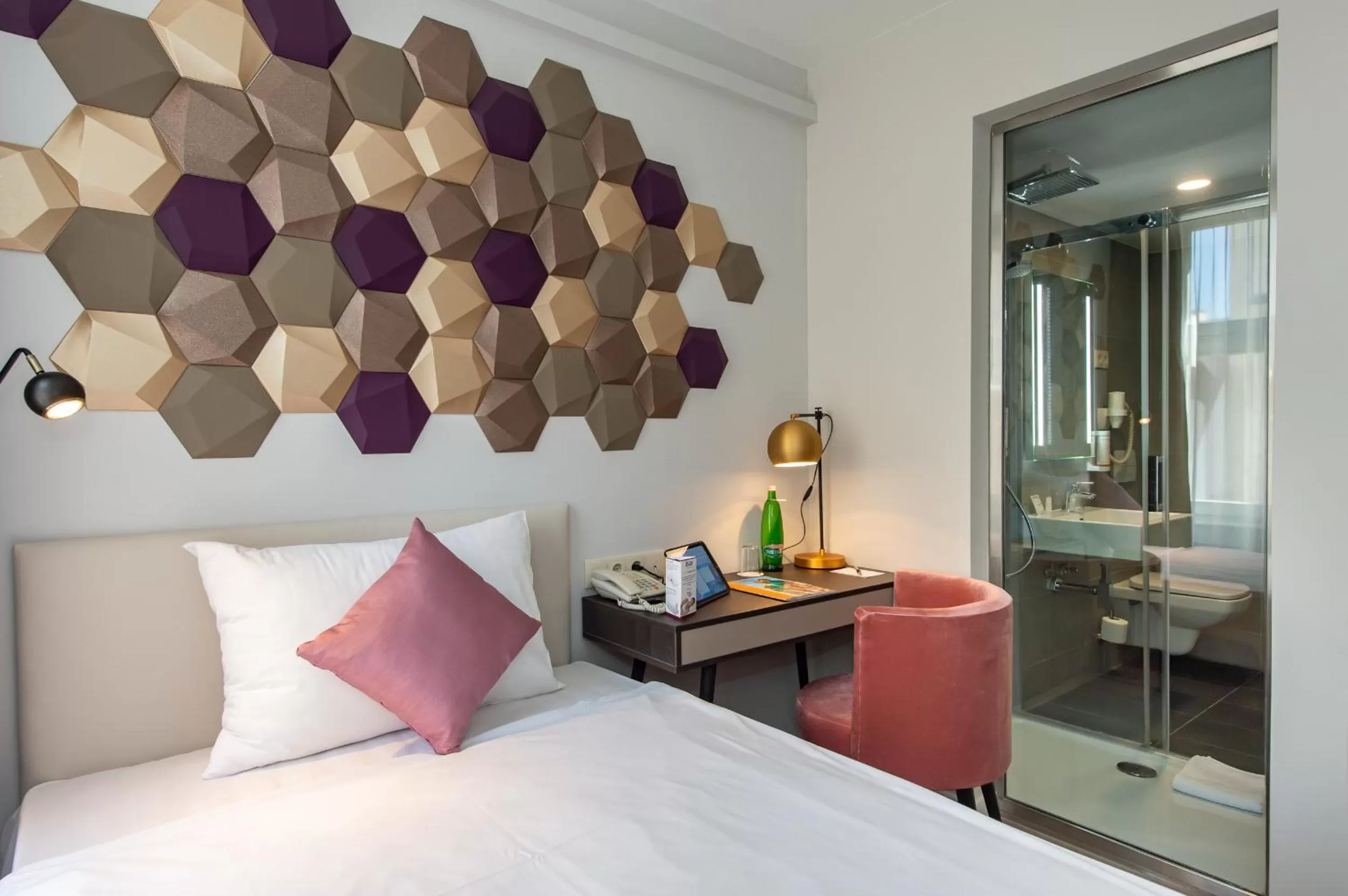 Bed in Three Corners Hotel Art