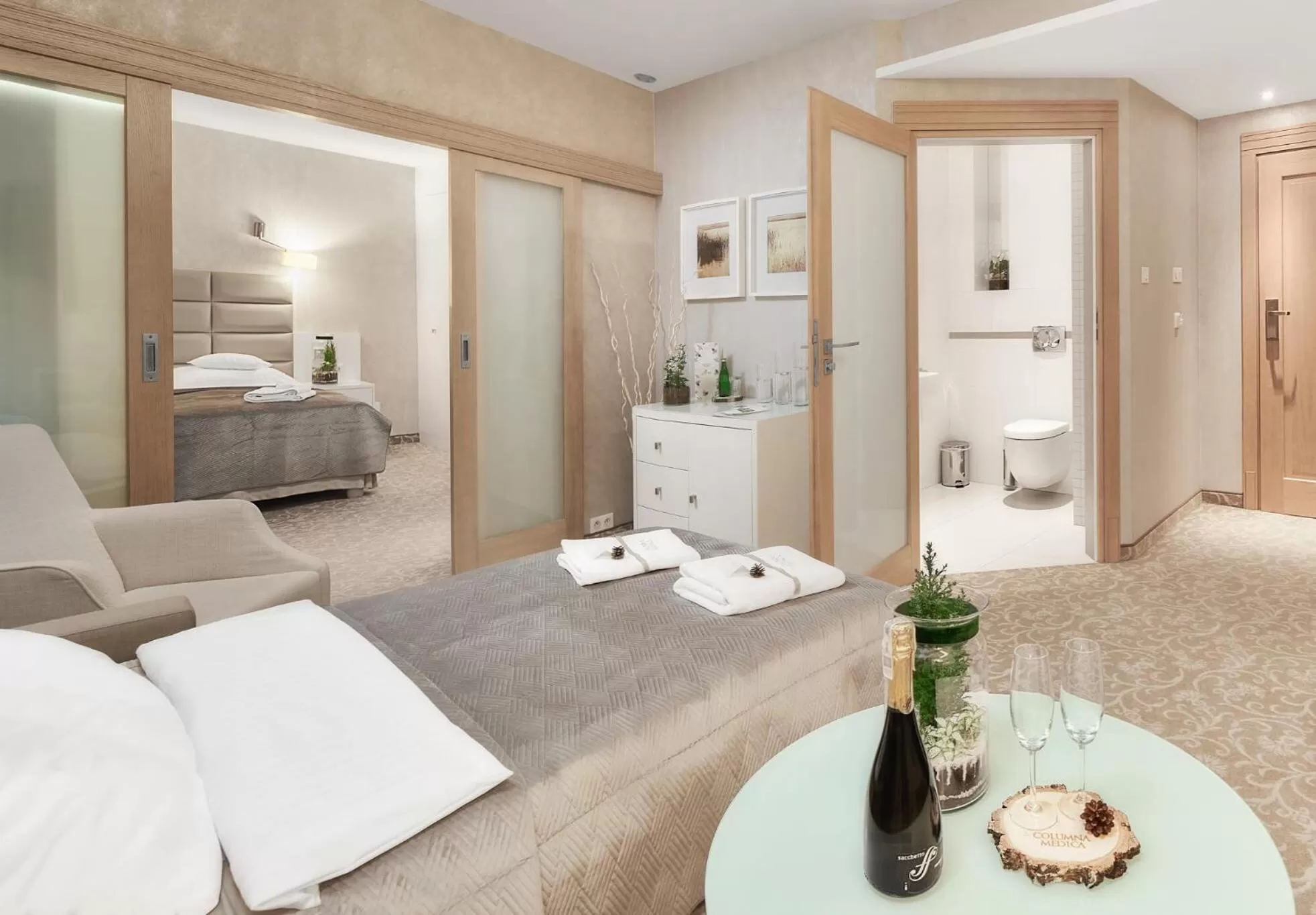 Bed in Columna Medica